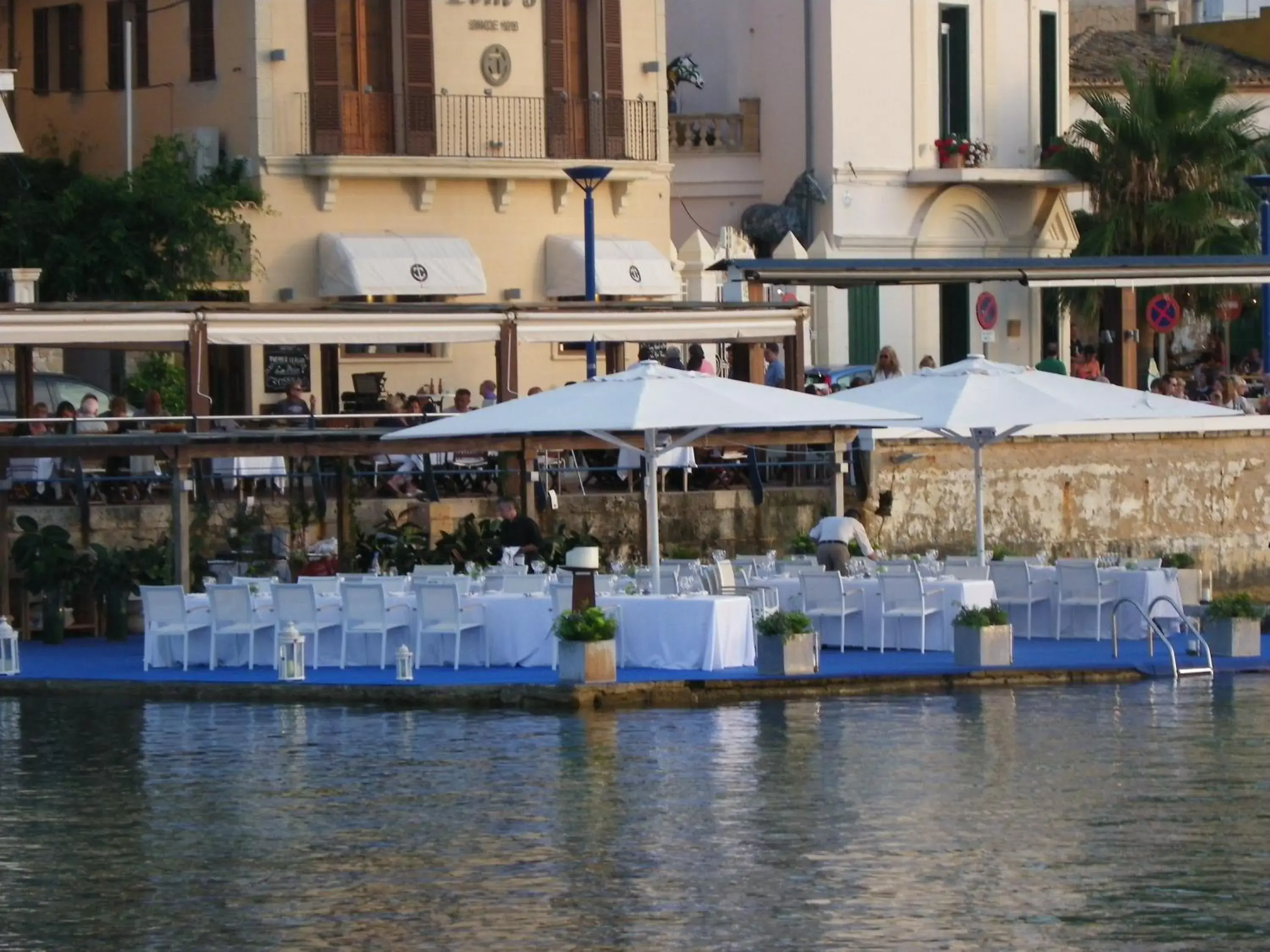 Food and drinks in Hotel Brismar Food and drinks in Hotel Brismar