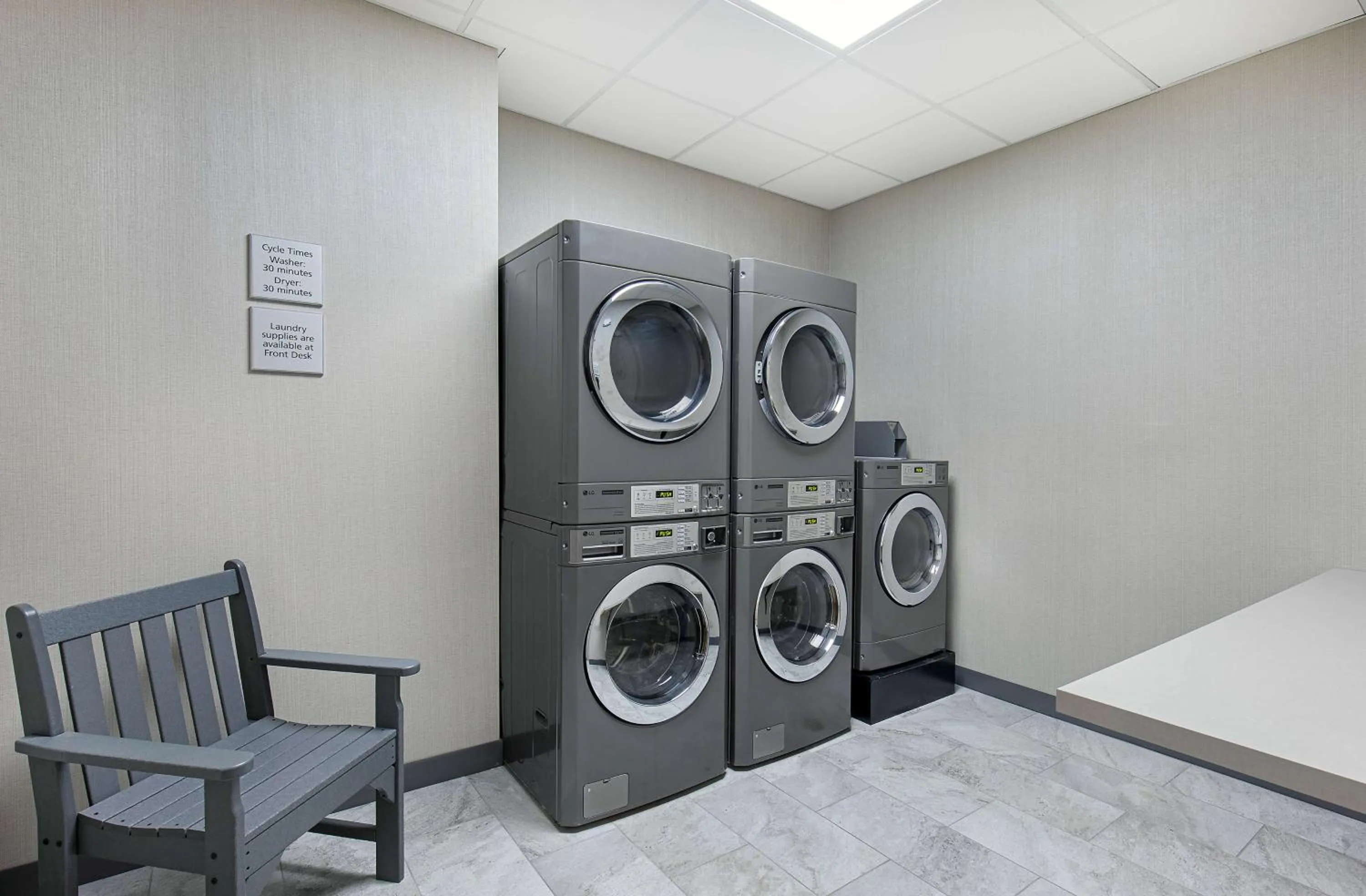 Property building in Hampton Inn Albertville, Al