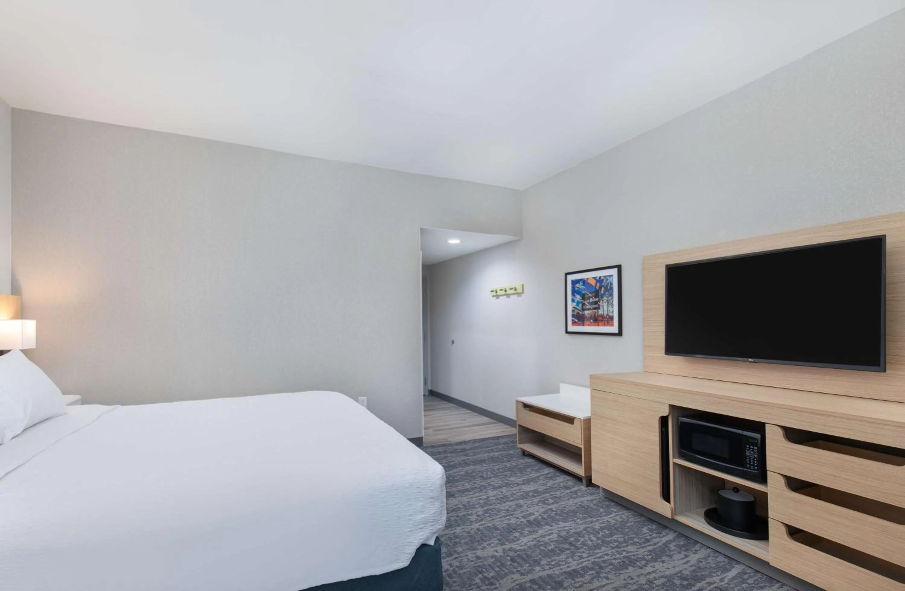 Bed in Hampton Inn Albertville, Al