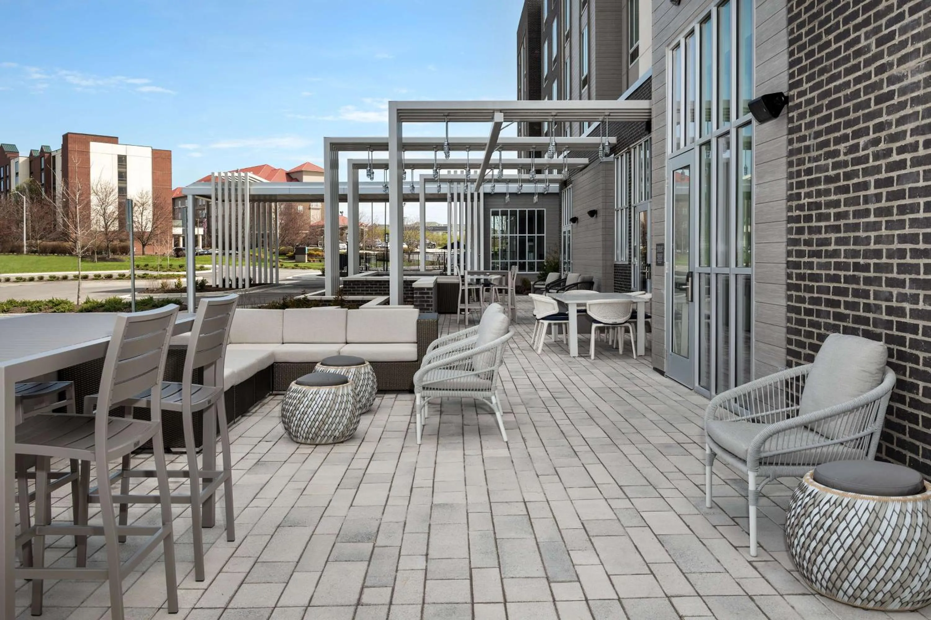 Patio in Hilton Garden Inn Florence Cincinnati Airport South