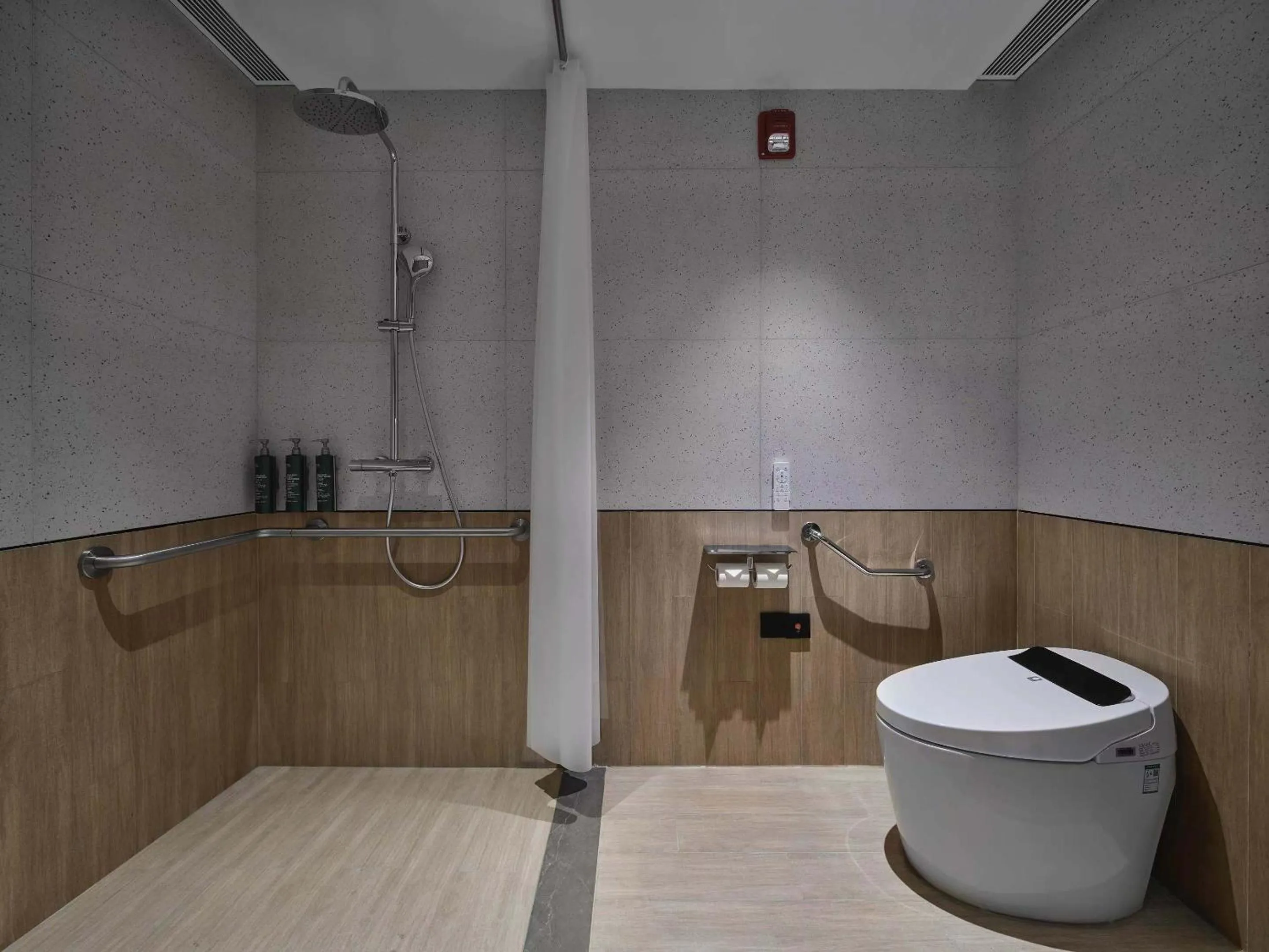 Shower in Hilton Garden Inn Xingtai Xiangdu District