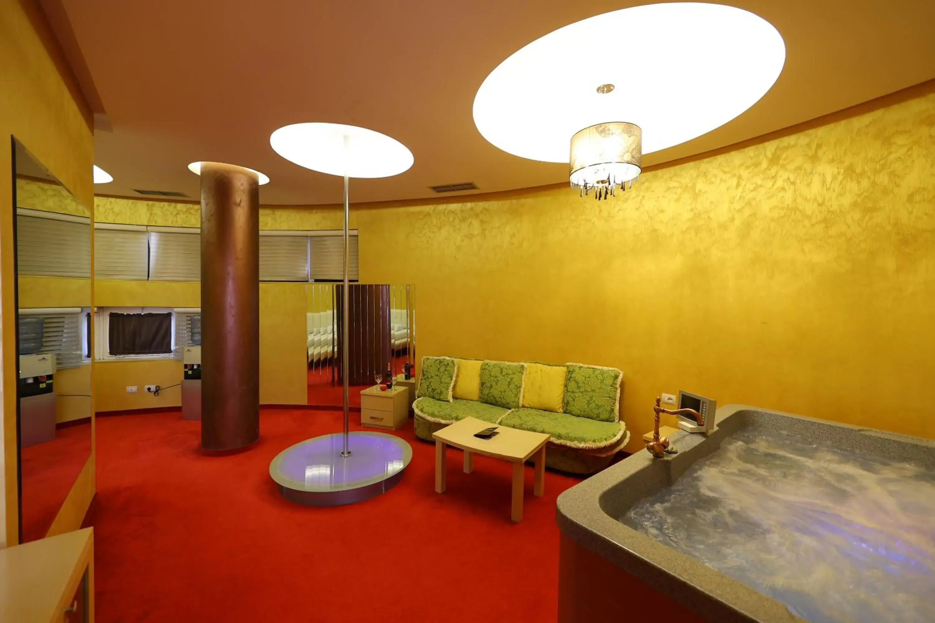 Queen Room with Spa Bath in HOTEL GJUTA Queen Room with Spa Bath in HOTEL GJUTA