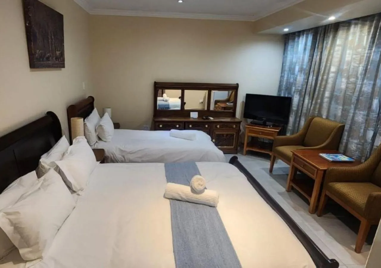 Bedroom, Bed in Orchids Lodge