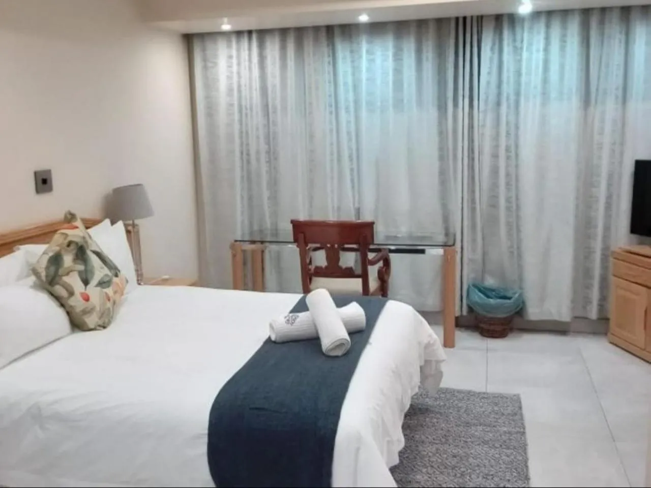 Property building, Bed in Orchids Lodge