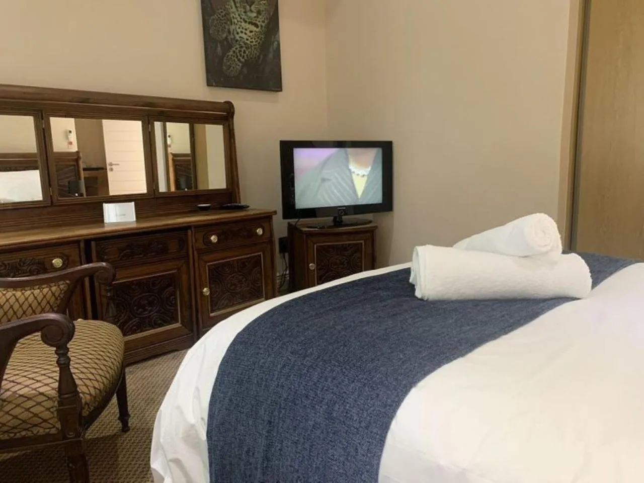 Property building, Bed in Orchids Lodge