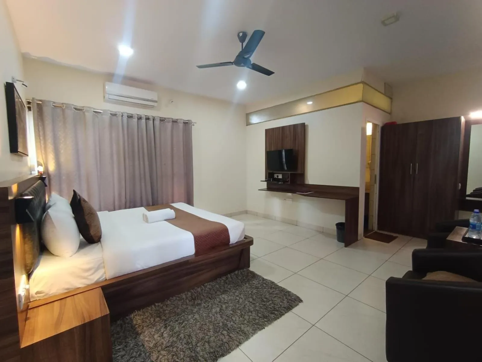 Bed in Jungle Hill Resort Coorg