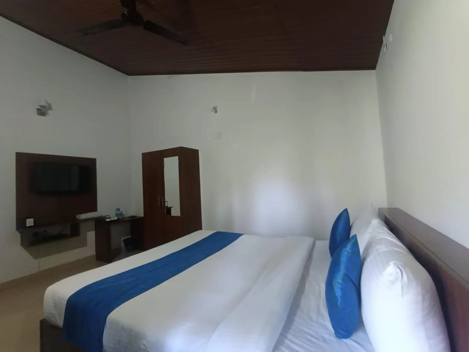 Bed in Jungle Hill Resort Coorg