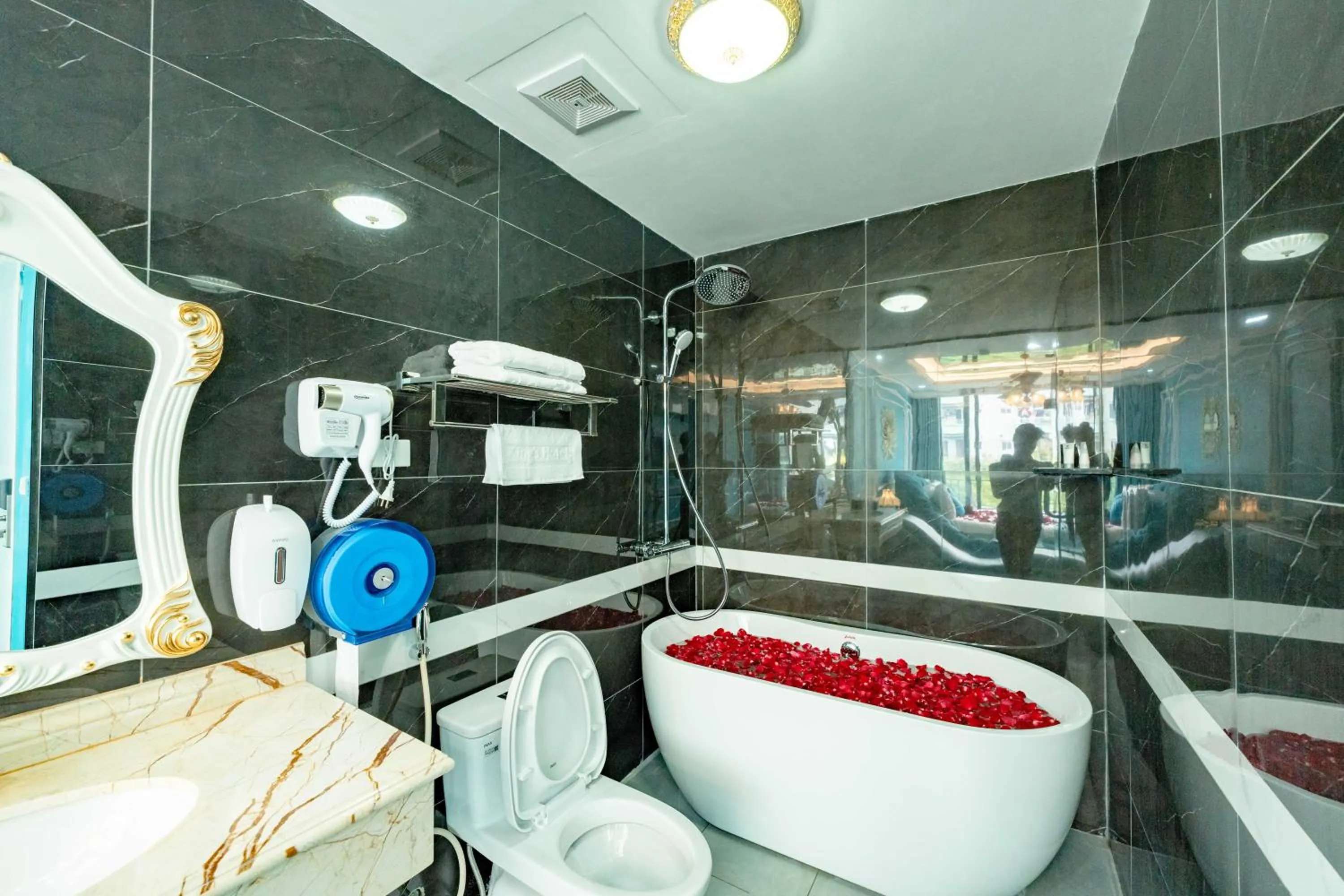 King's Hotel Linh Đàm 2