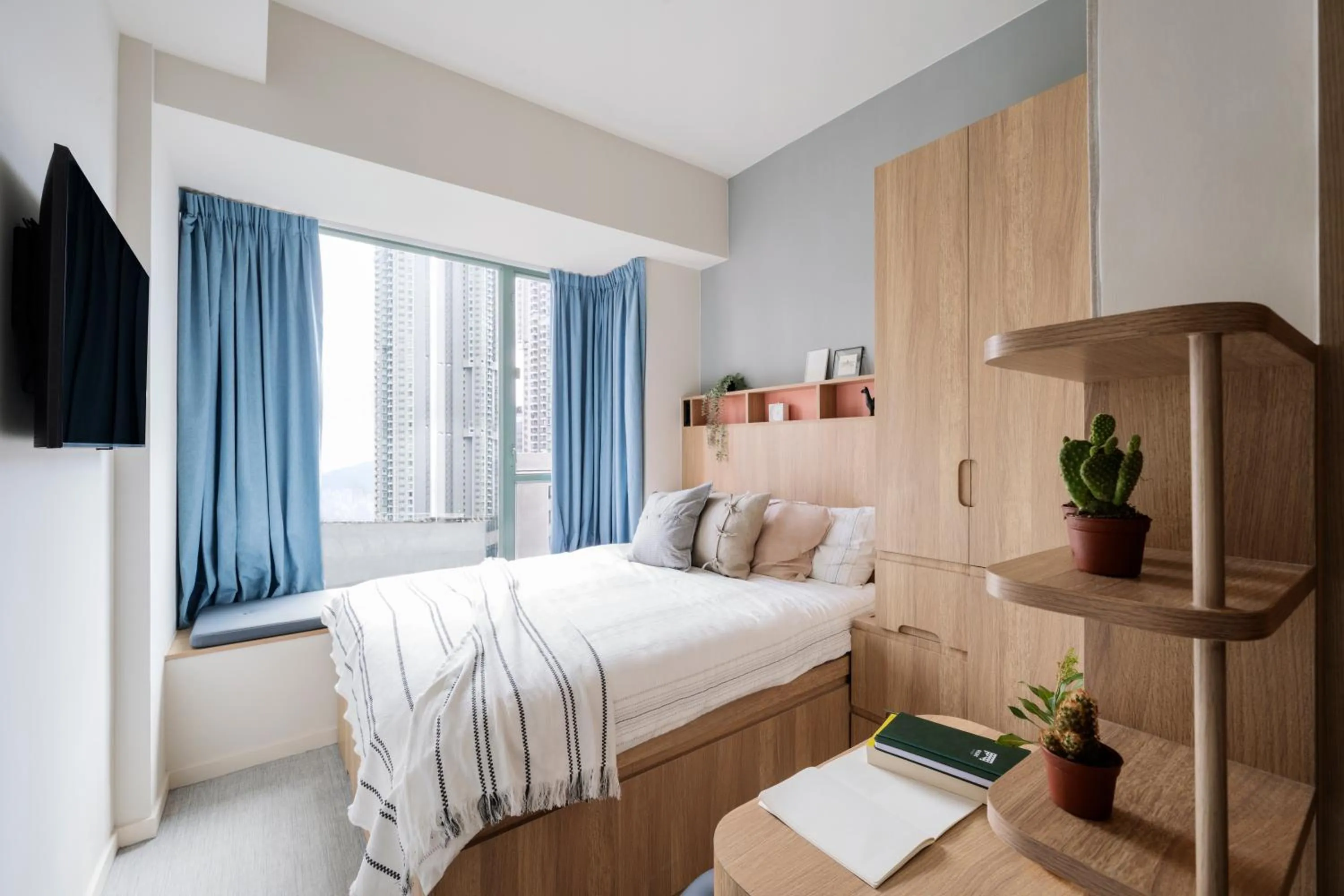 Bed in Weave Studios - Olympic