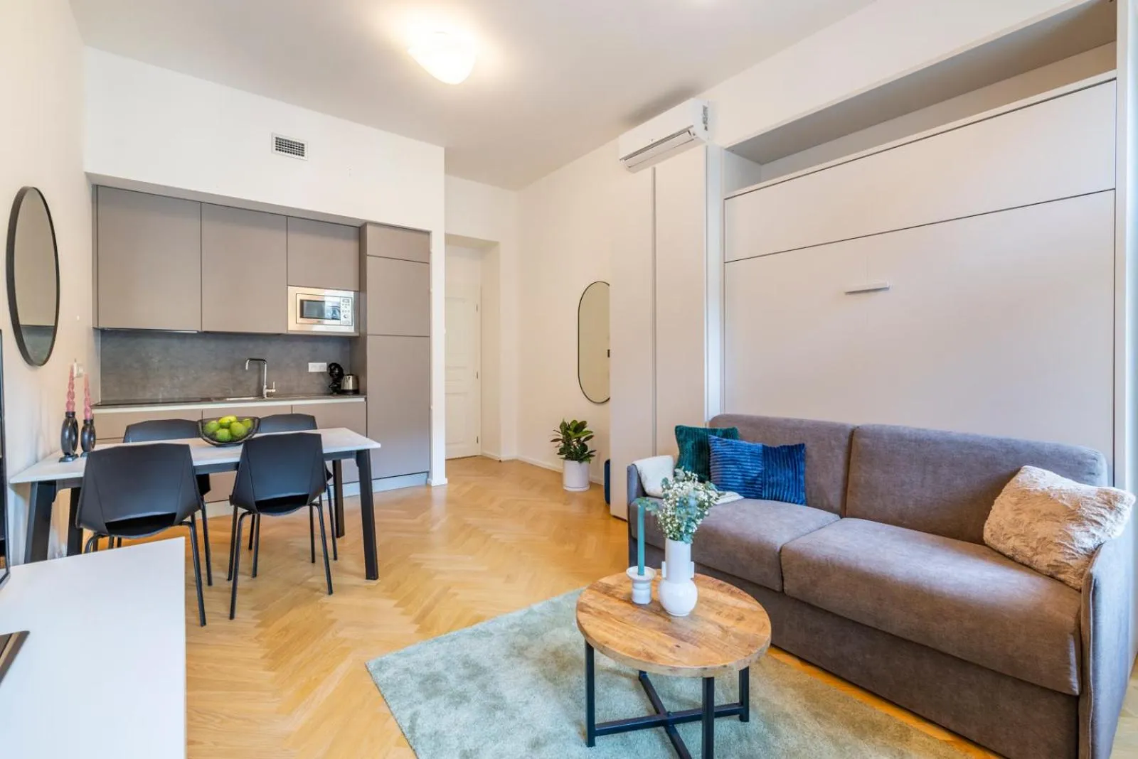 Kitchen or kitchenette in Petrin Tower Residence