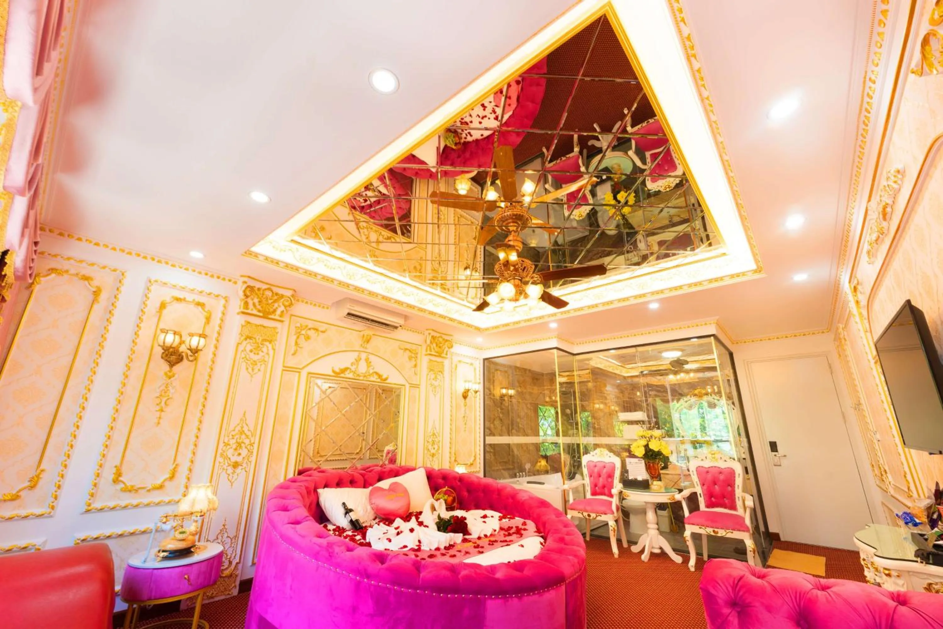 King's Hotel Linh Đàm 1