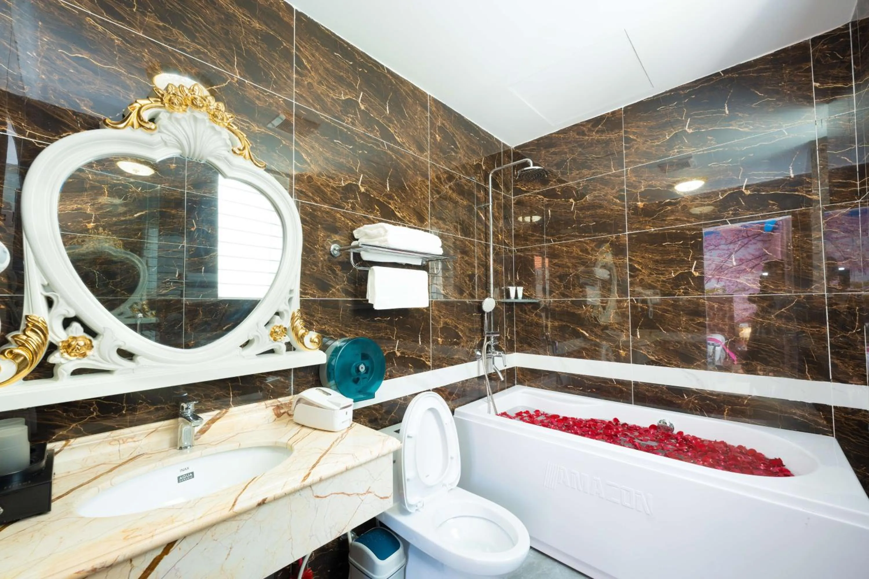 King's Hotel Linh Đàm 1