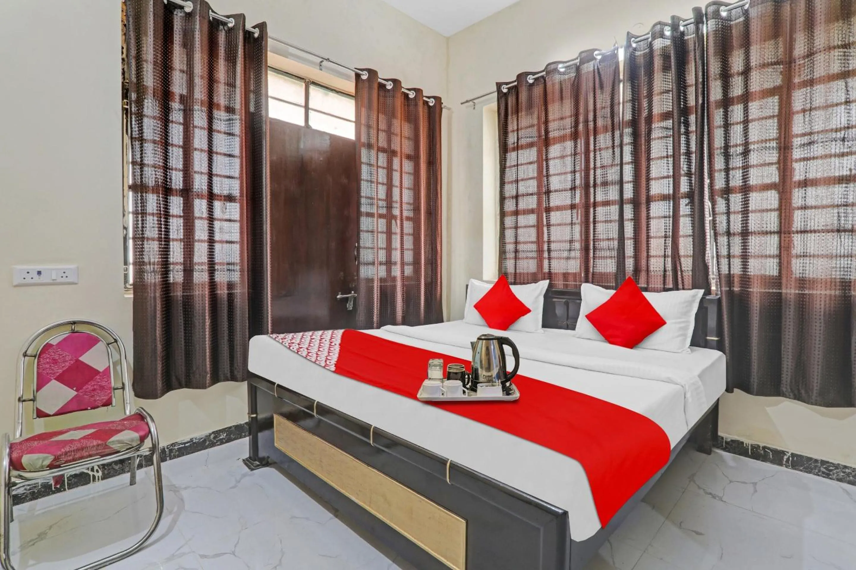 Bedroom in Hotel O by OYO Sunrise Inn