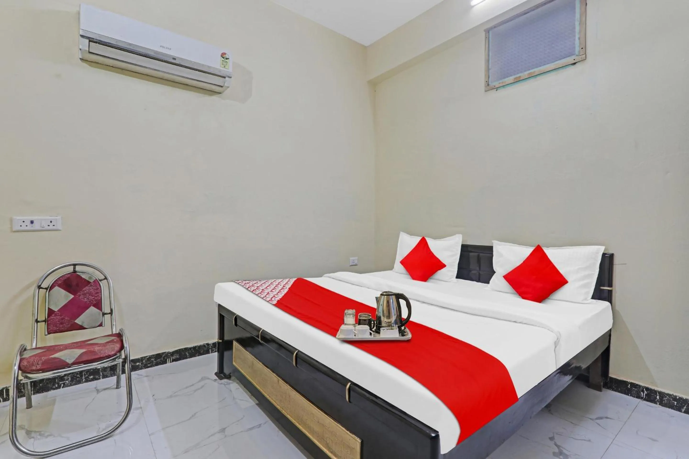 Bedroom in Hotel O by OYO Sunrise Inn