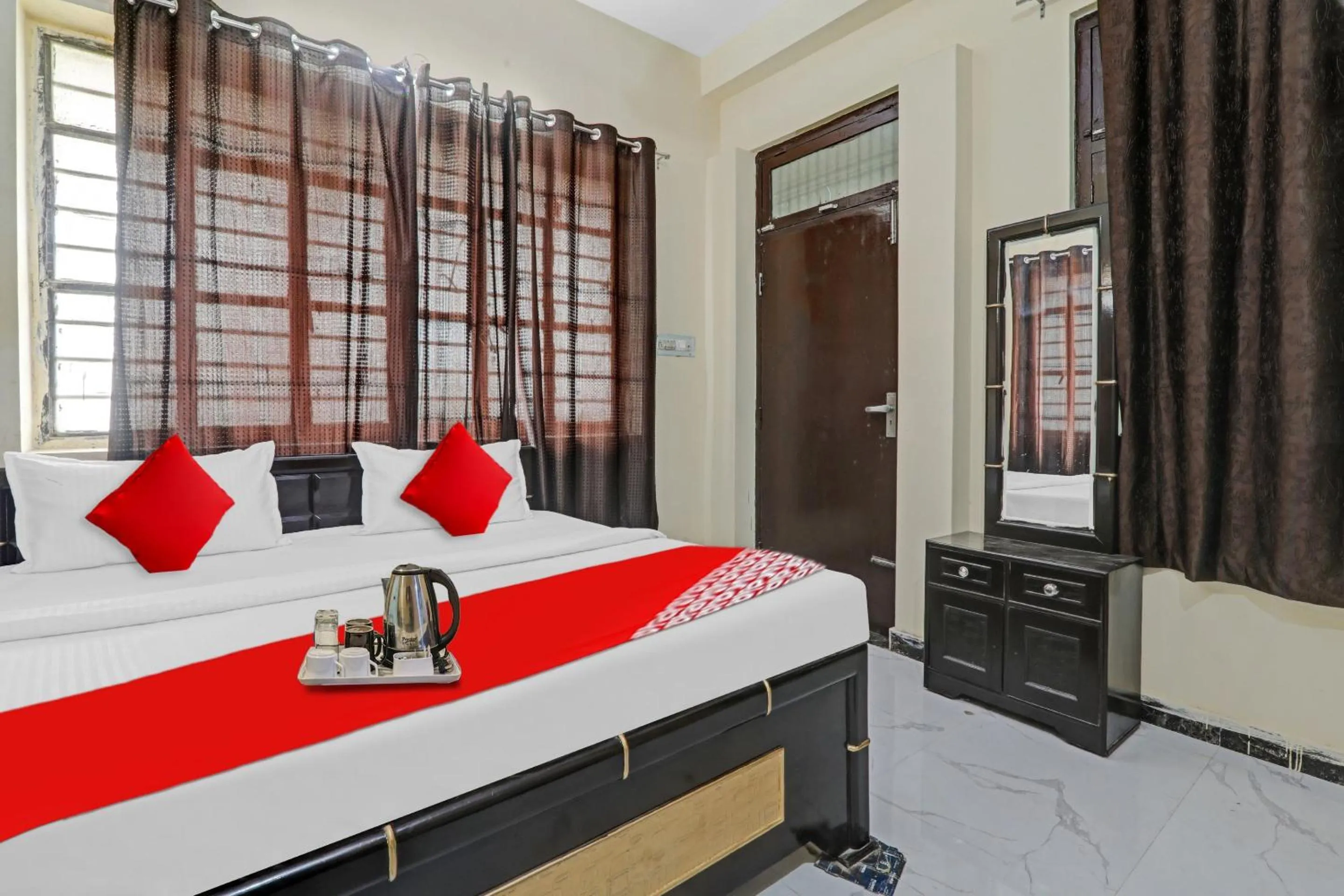Bedroom in Hotel O by OYO Sunrise Inn