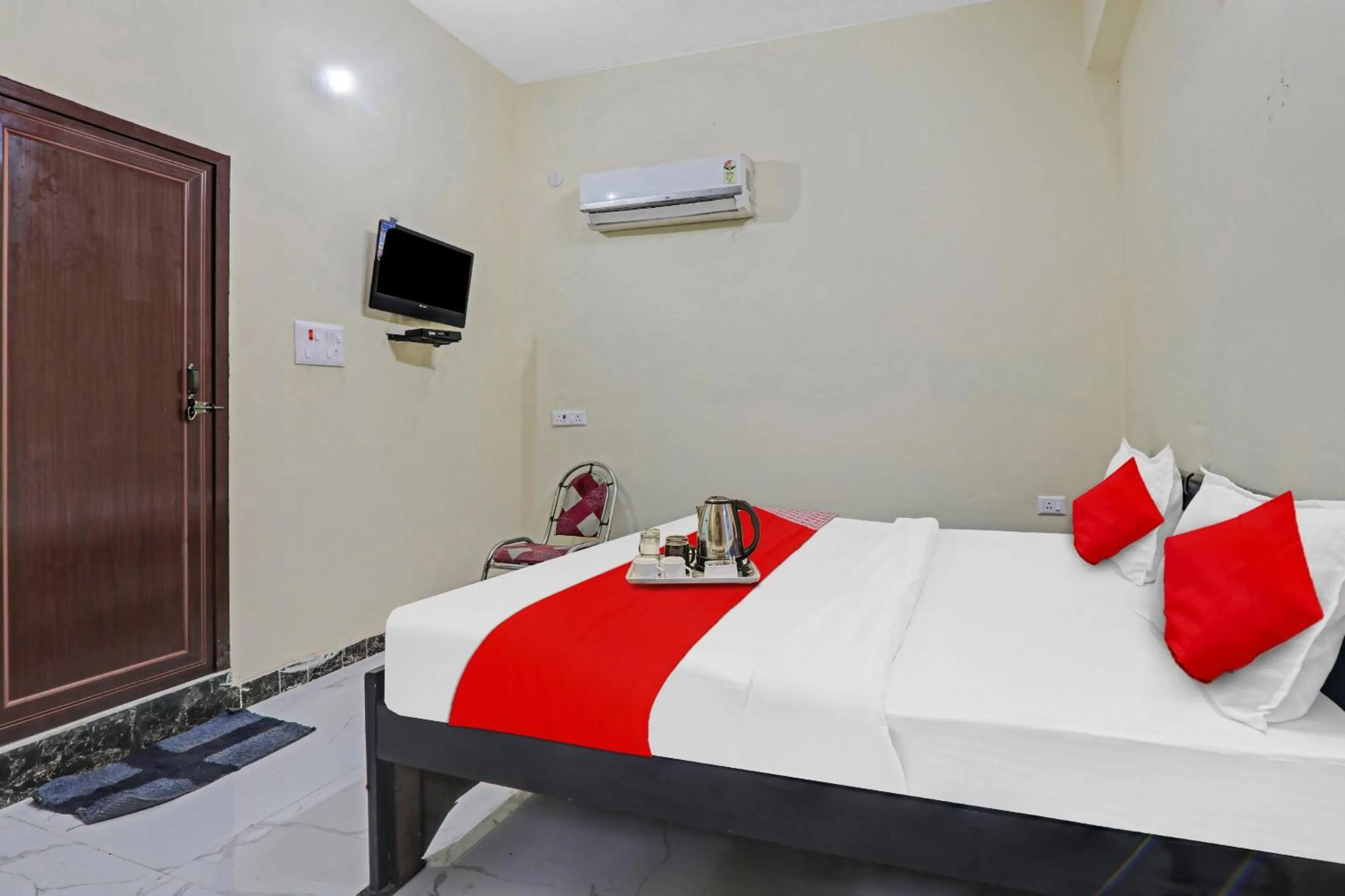 Bedroom in Hotel O by OYO Sunrise Inn