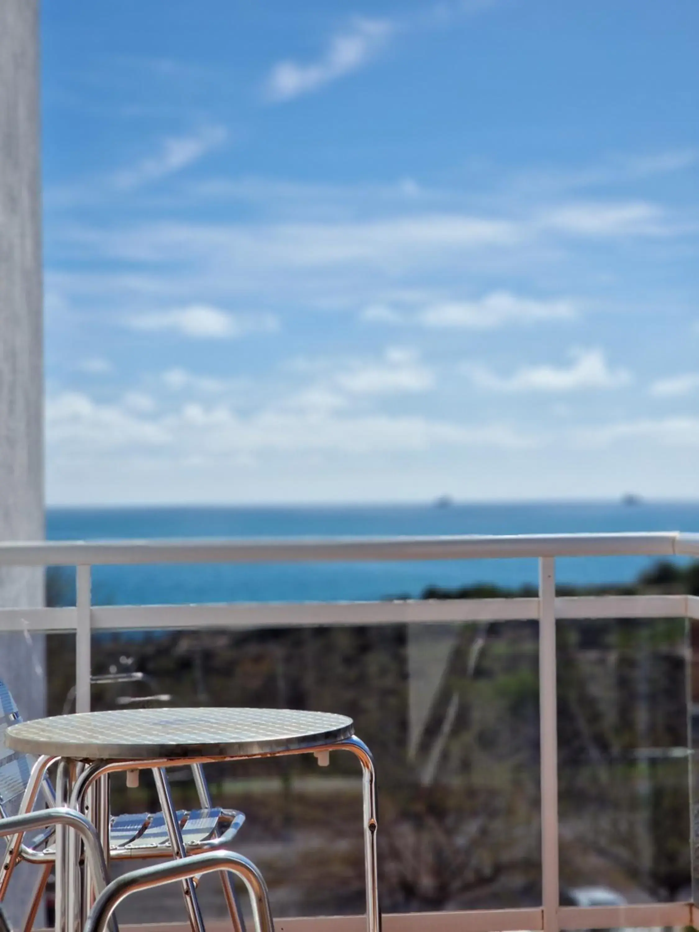 Twin Room with Shower in Hotel Sant Jordi Twin Room with Shower in Hotel Sant Jordi