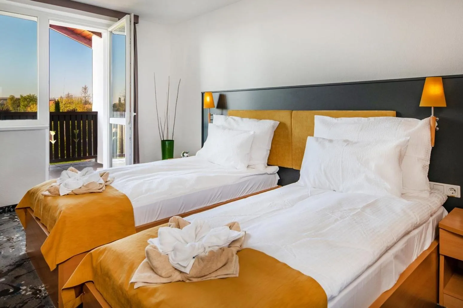 Balcony/Terrace, Bed in Zsóry Liget Hotel & Spa Superior