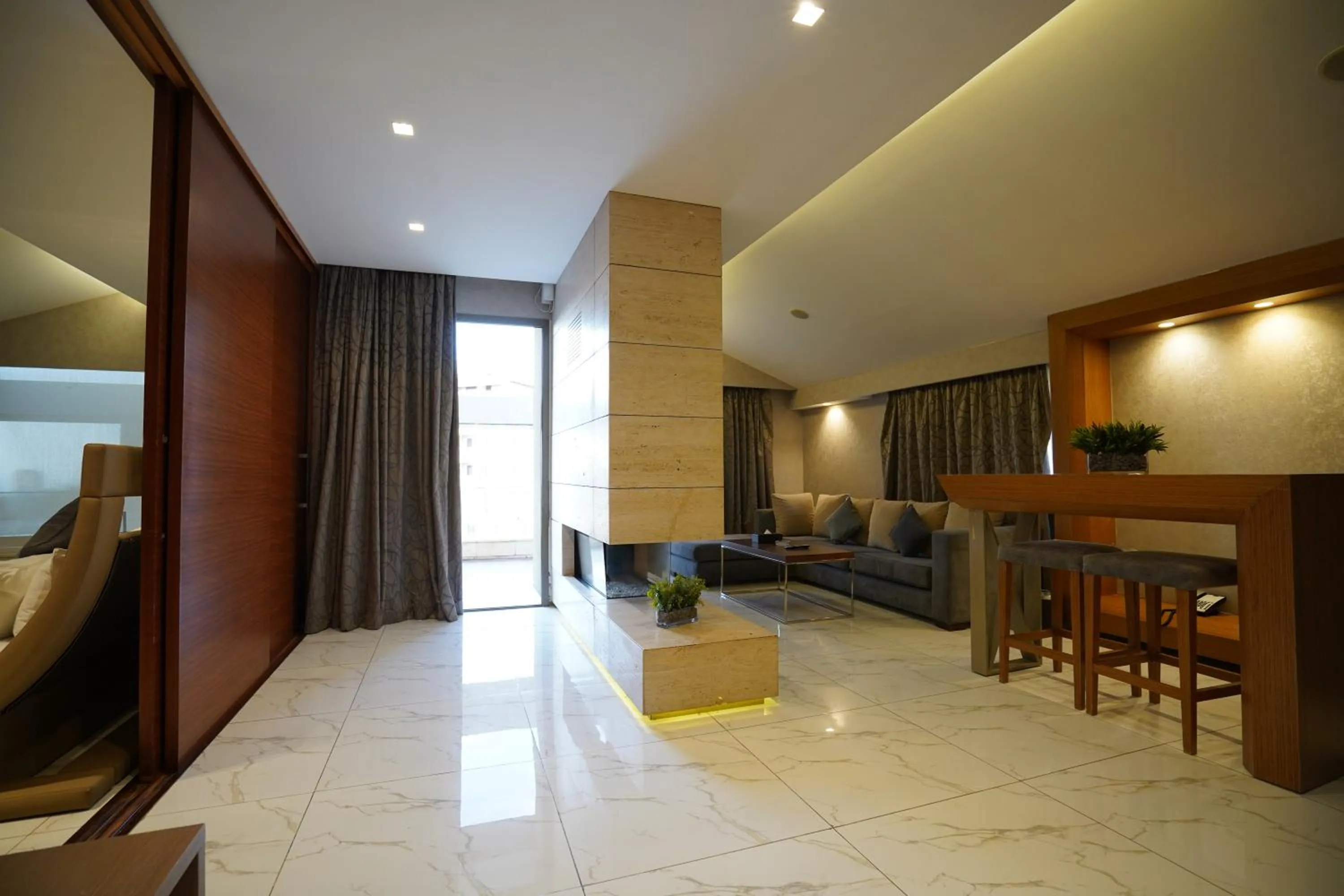 TV and multimedia in Heaven Prestige Hotel