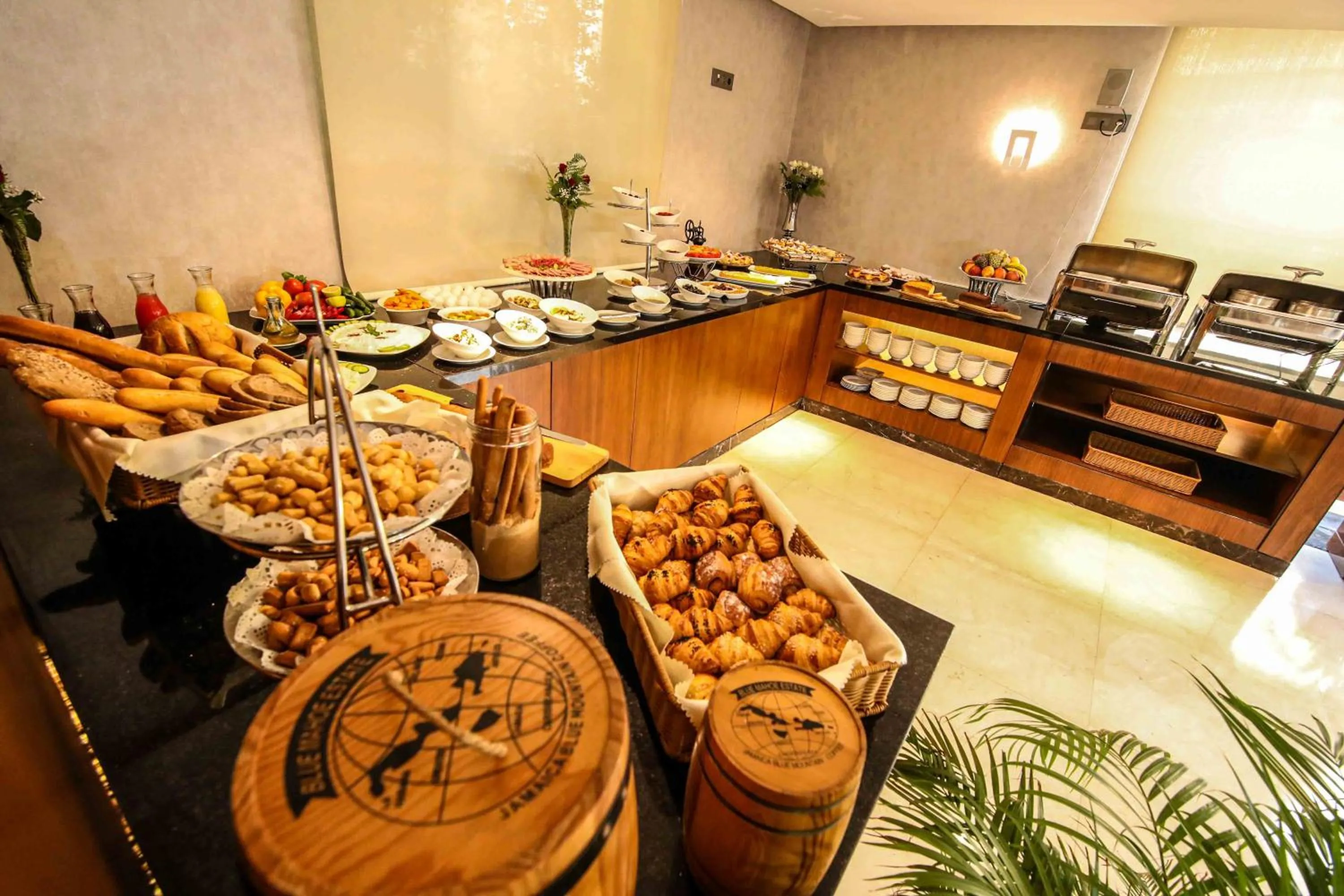 Food and drinks in Heaven Prestige Hotel