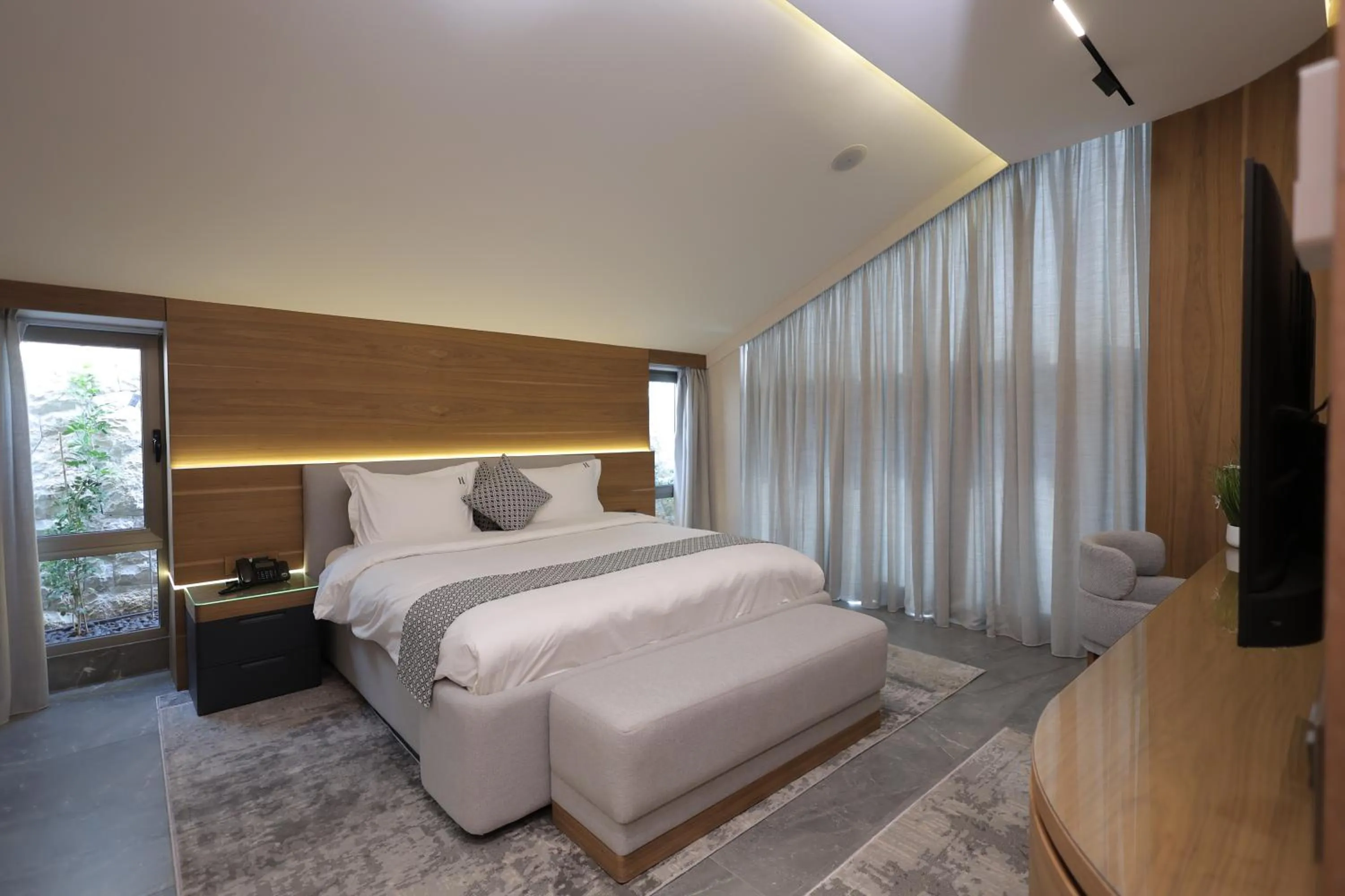 Photo of the whole room, Bed in Heaven Prestige Hotel