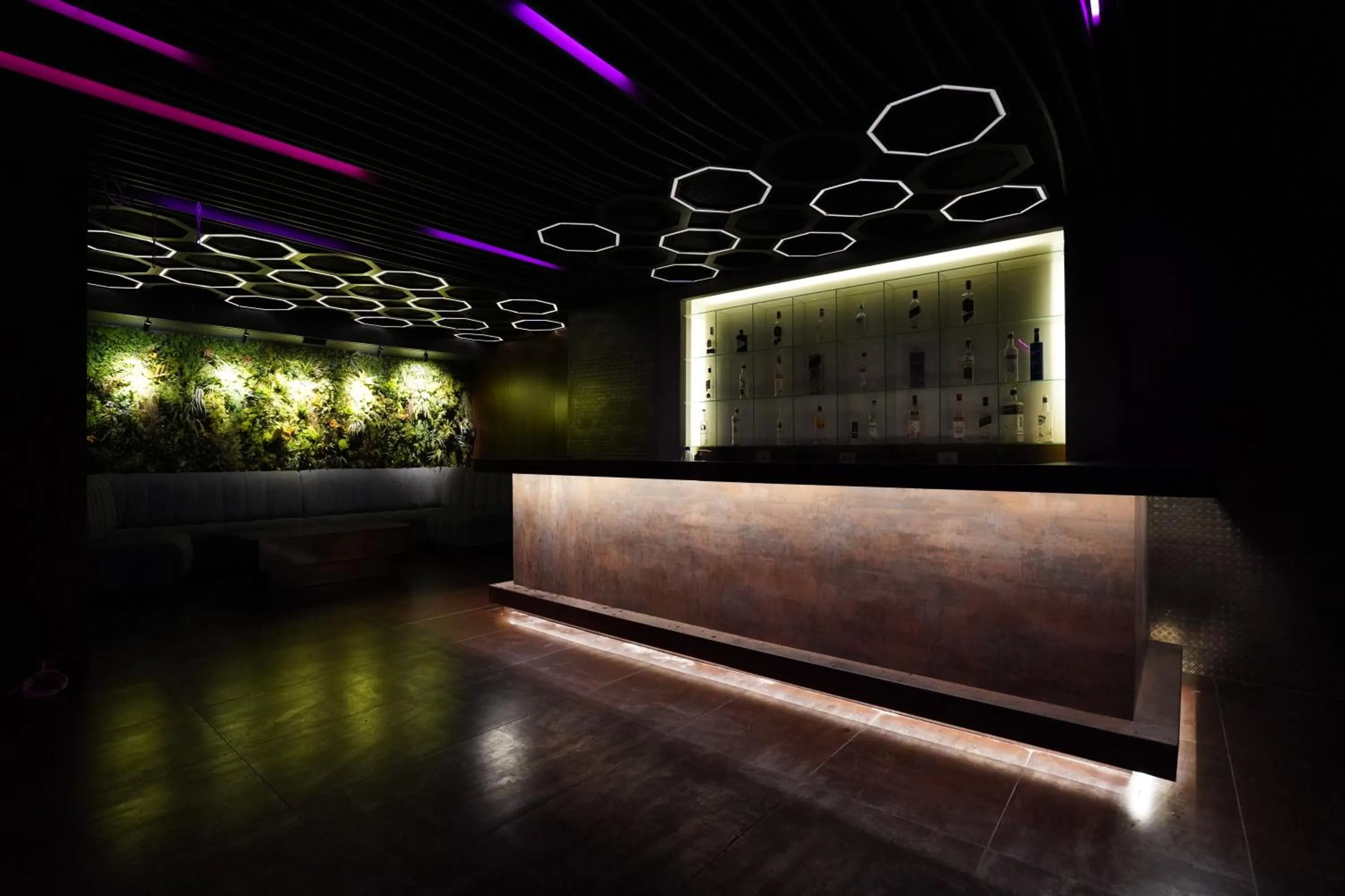Nightclub / DJ in Heaven Prestige Hotel