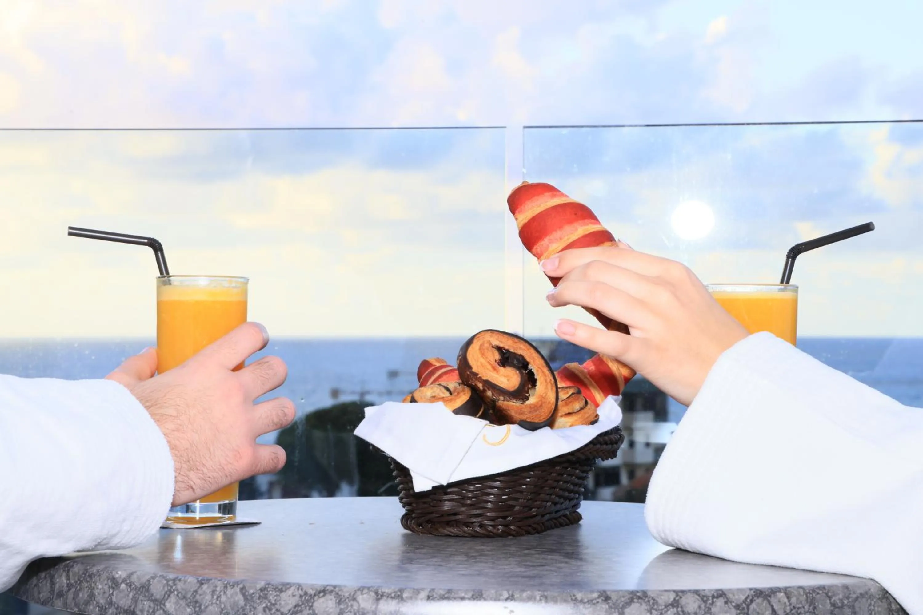 Food and drinks in Heaven Prestige Hotel