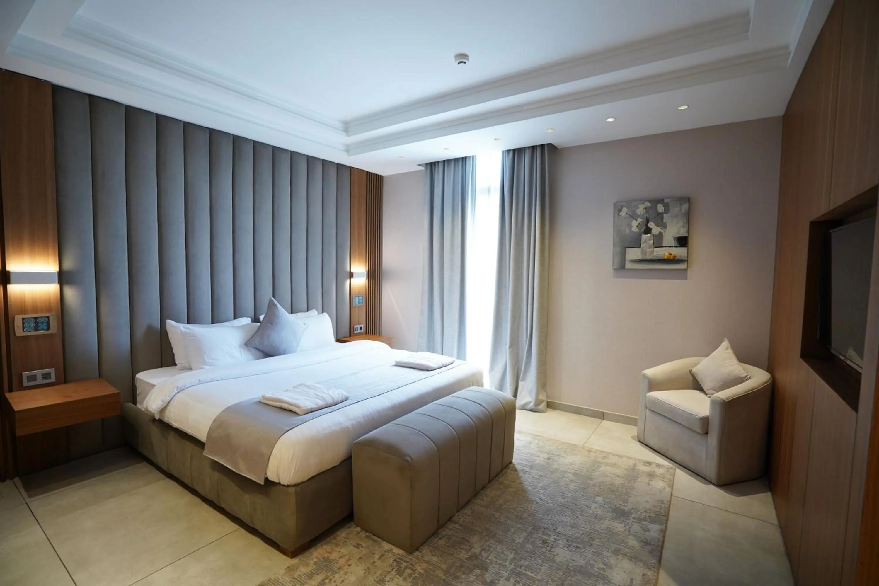 Photo of the whole room, Bed in Heaven Prestige Hotel