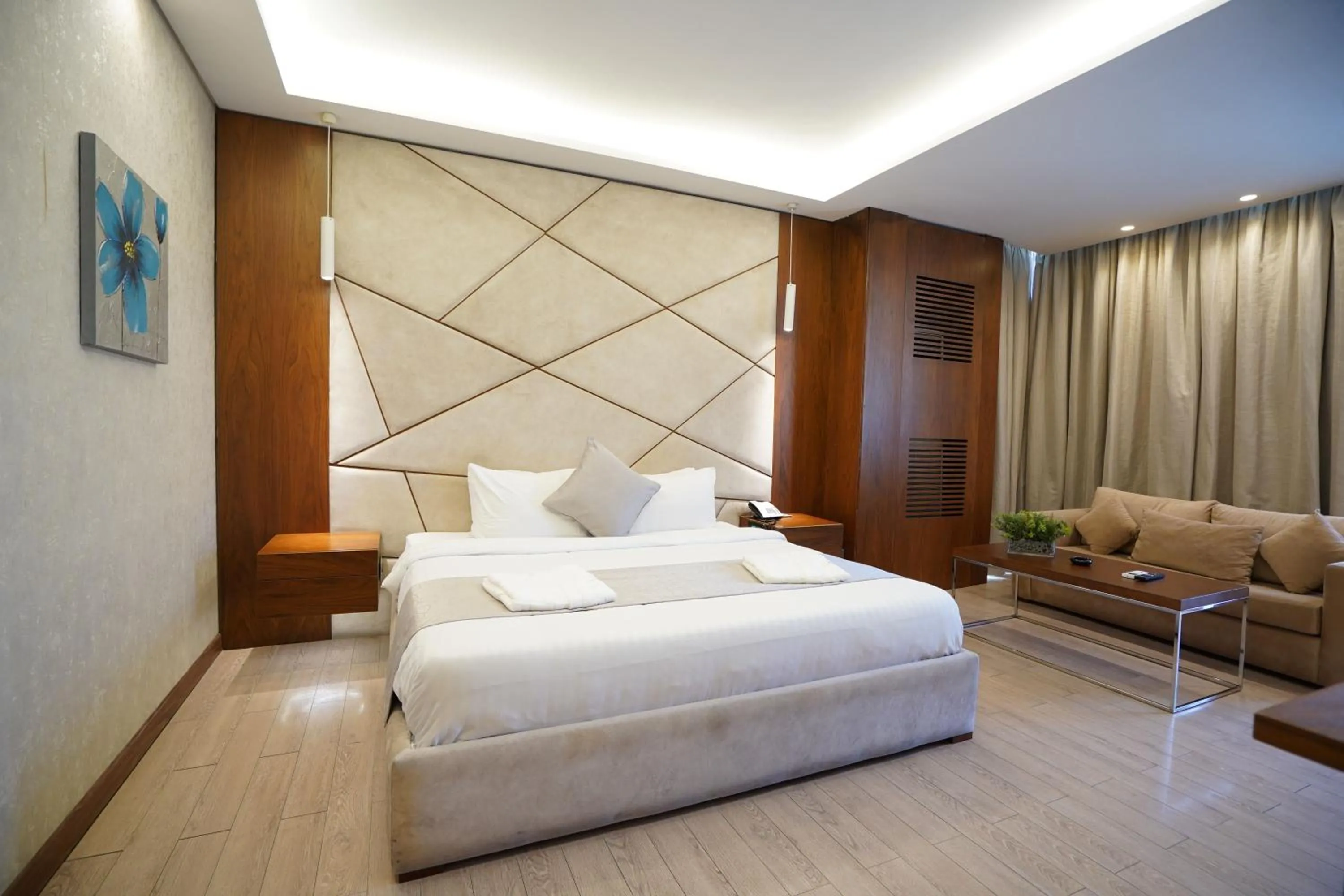 Photo of the whole room, Bed in Heaven Prestige Hotel