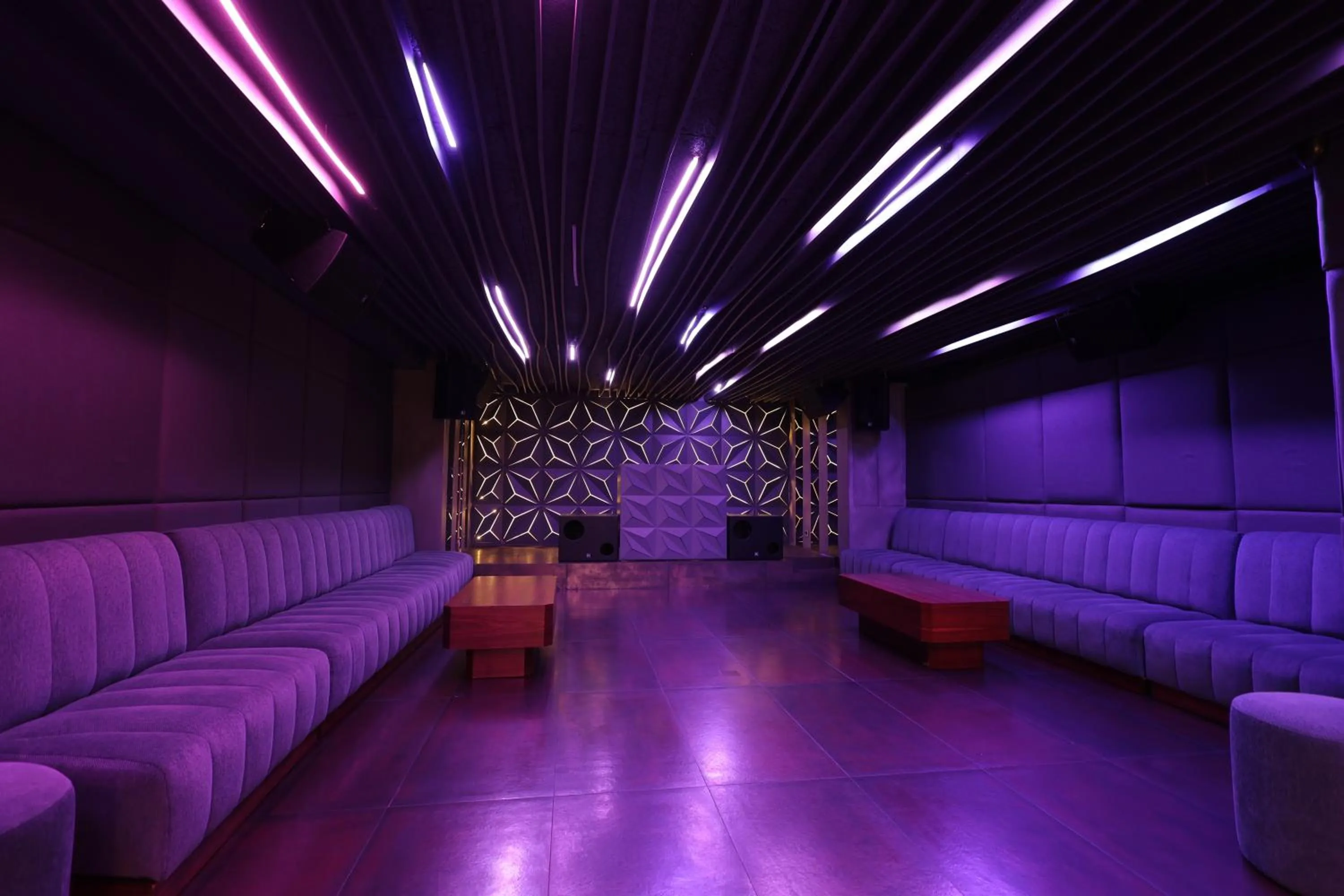 Nightclub / DJ in Heaven Prestige Hotel