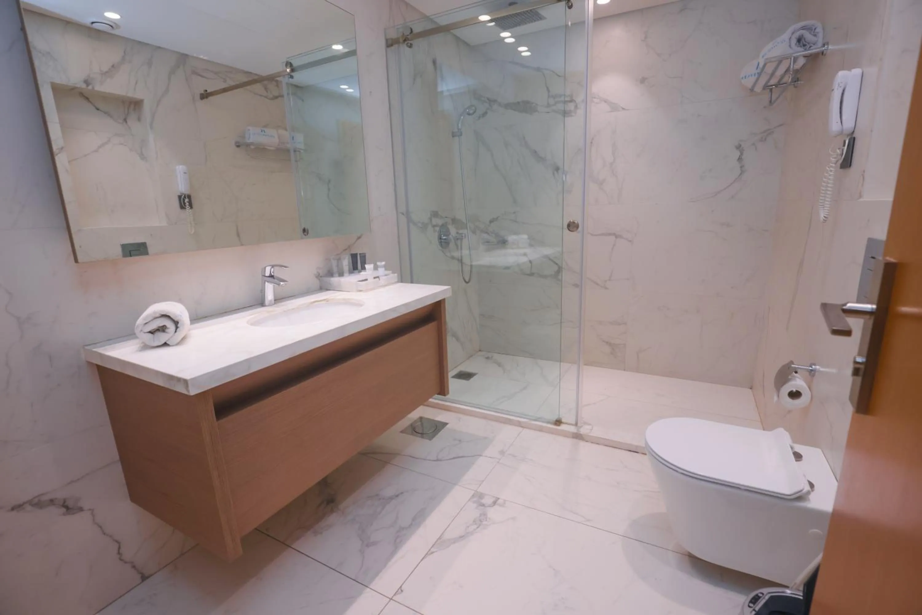 Shower in Heaven Prestige Hotel