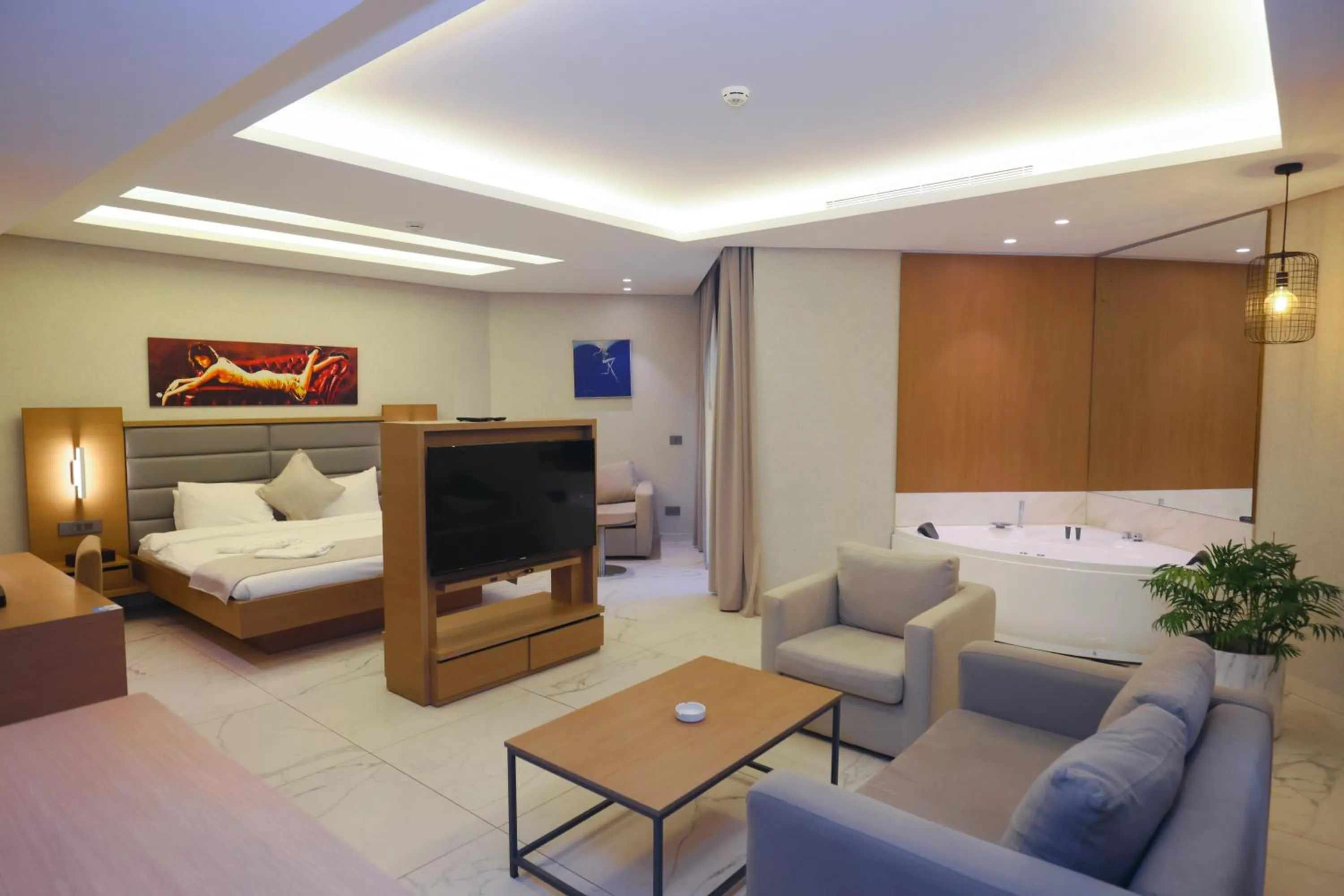 Photo of the whole room, Bed in Heaven Prestige Hotel