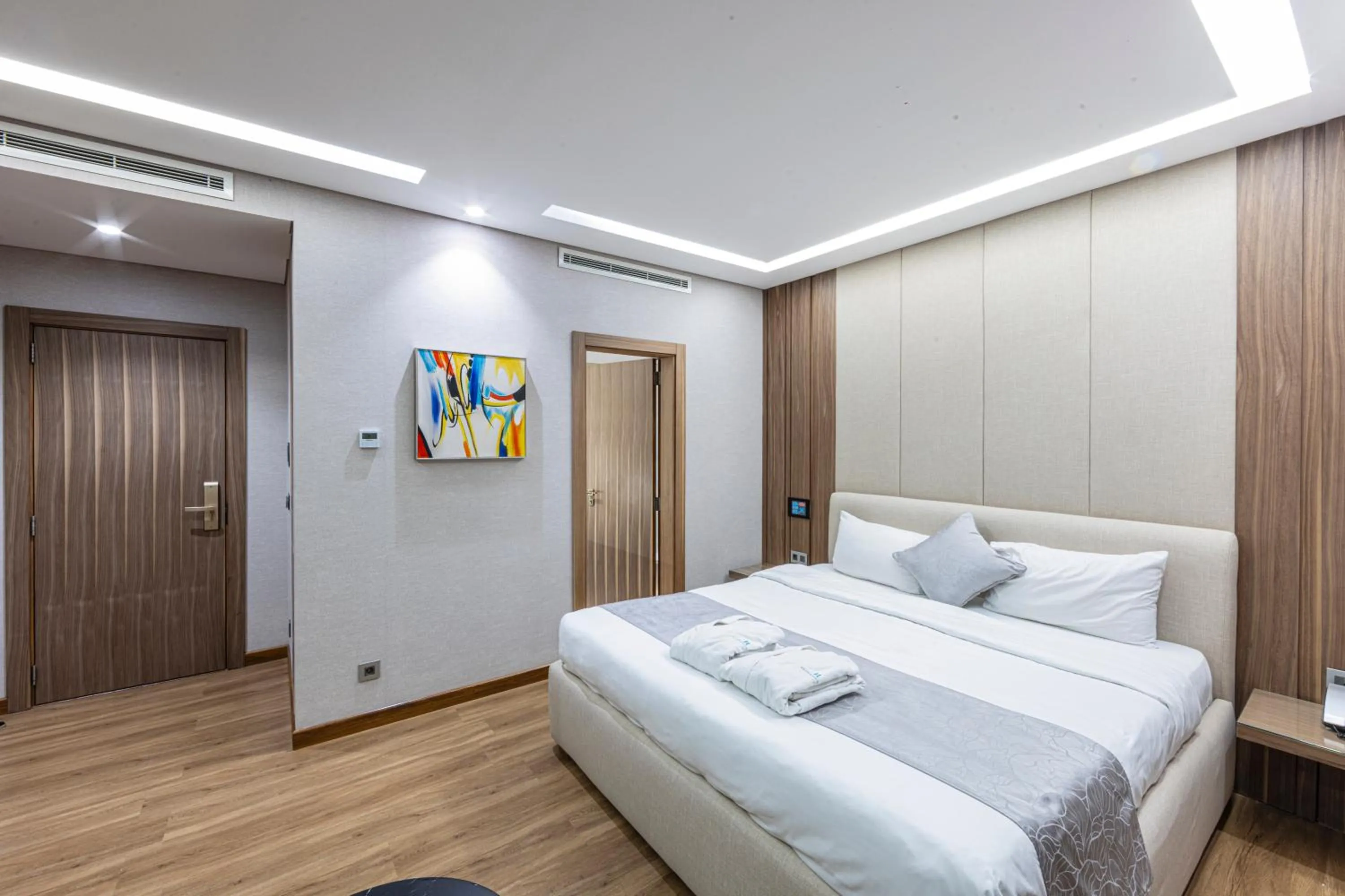 Photo of the whole room, Bed in Heaven Prestige Hotel