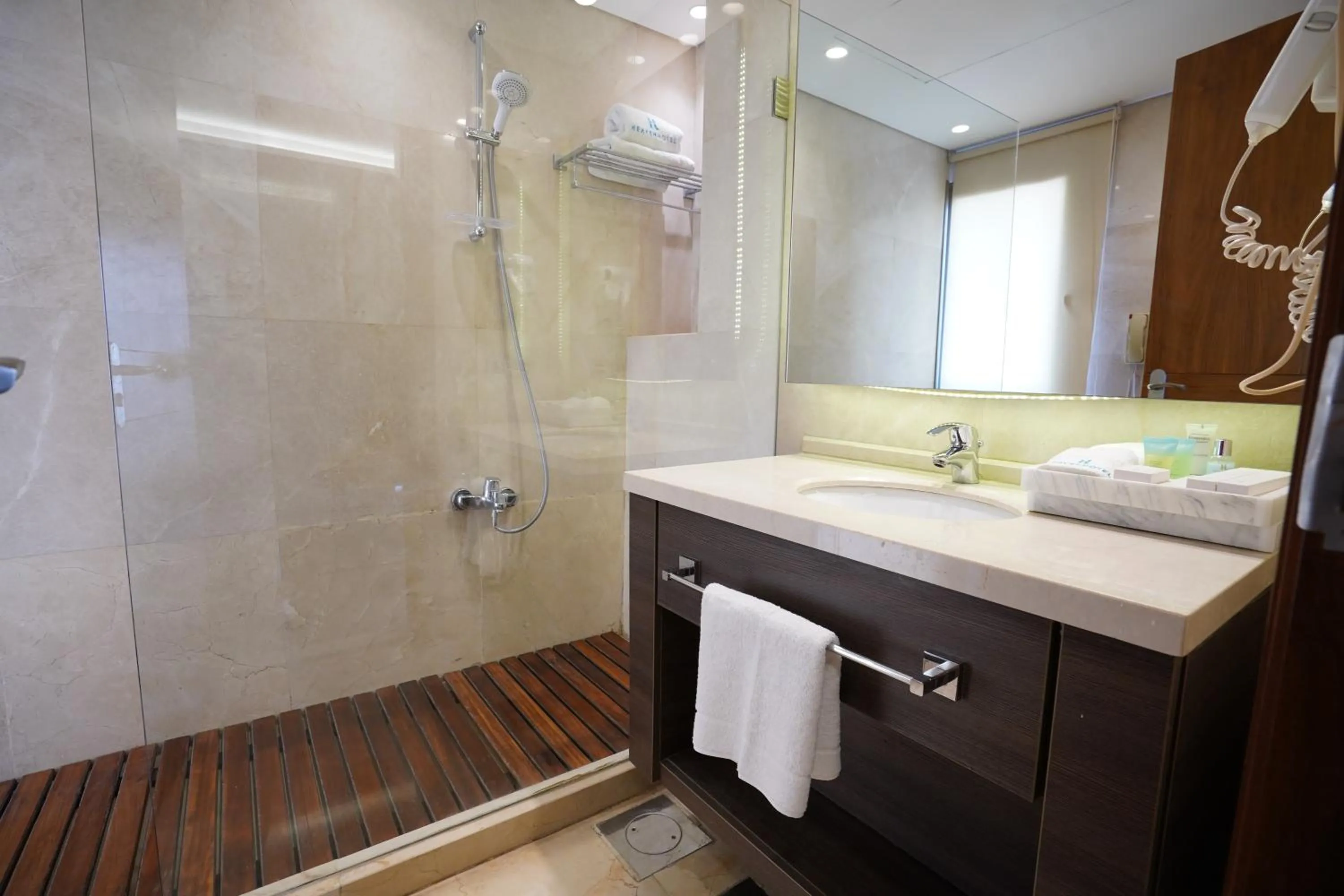 Shower in Heaven Prestige Hotel