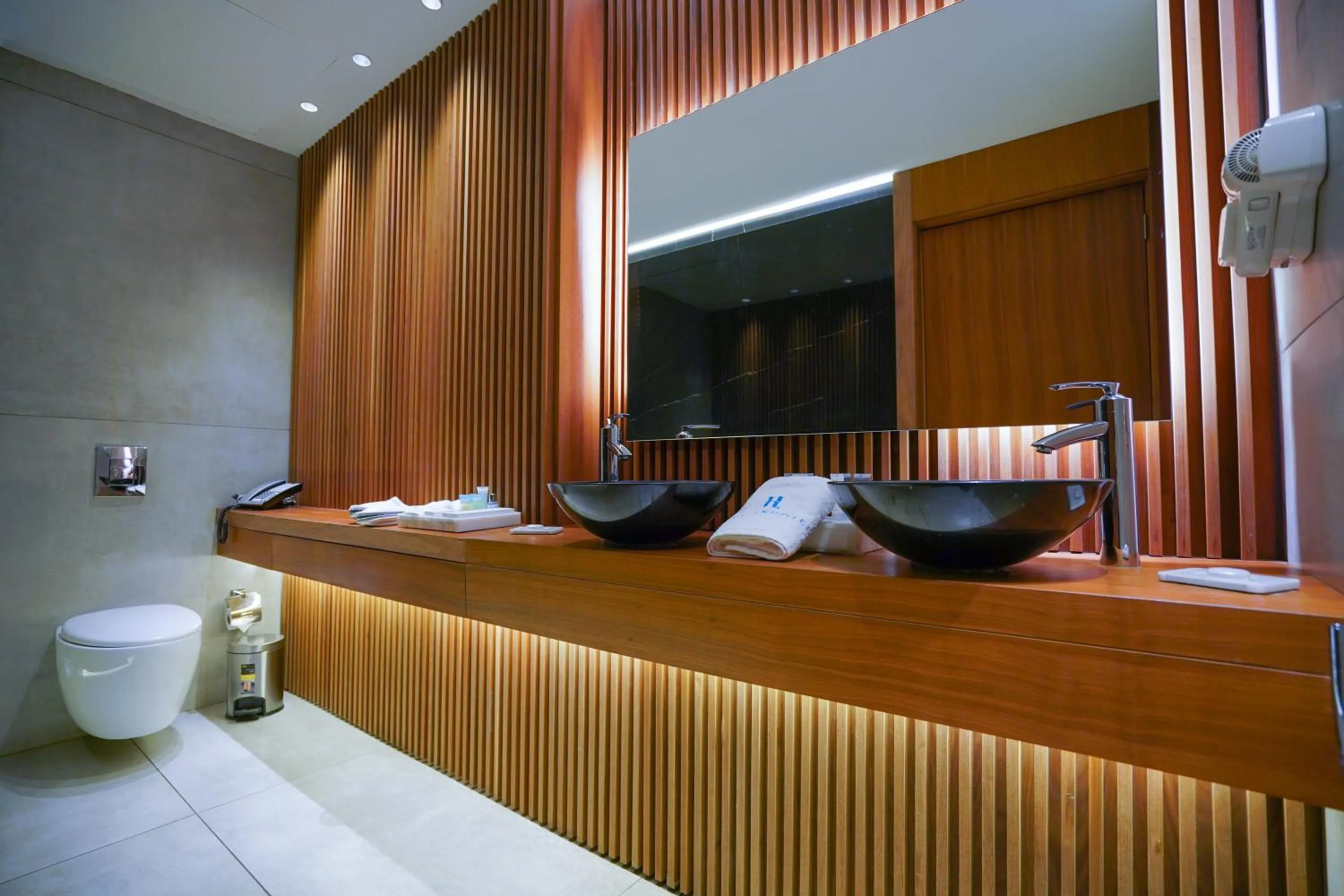 Toilet in Heaven Prestige Hotel