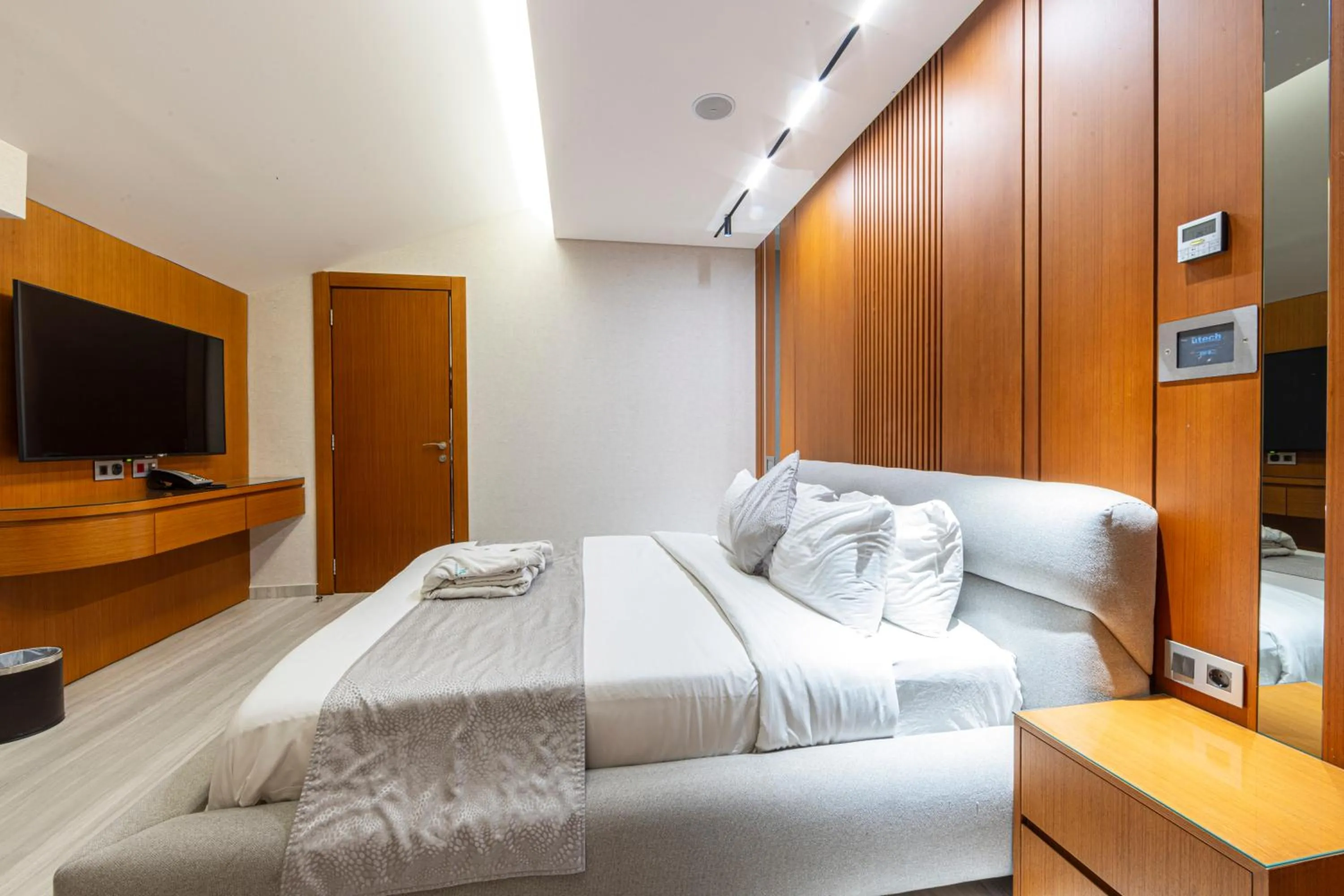 Bed in Heaven Prestige Hotel