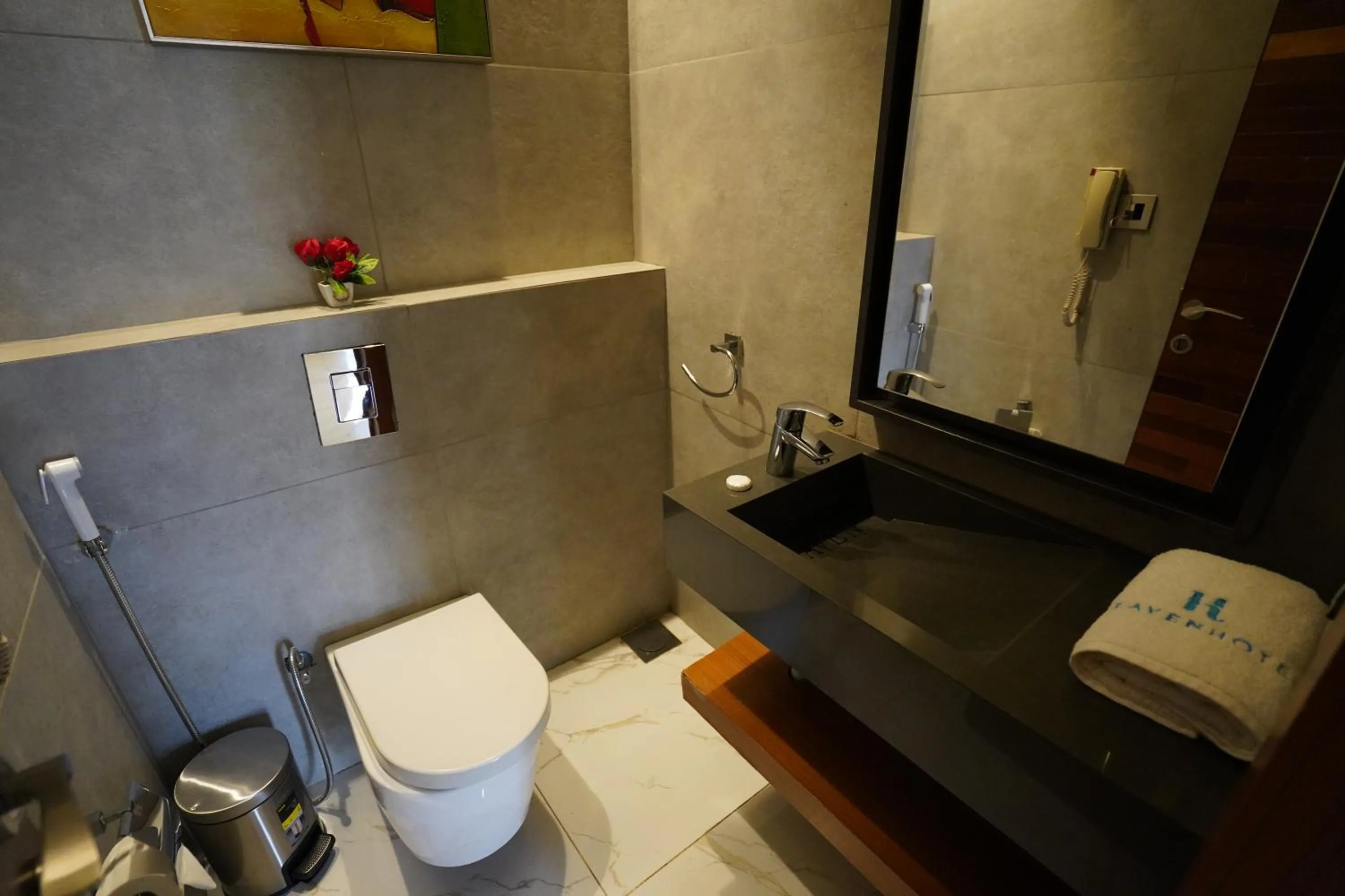 Toilet in Heaven Prestige Hotel