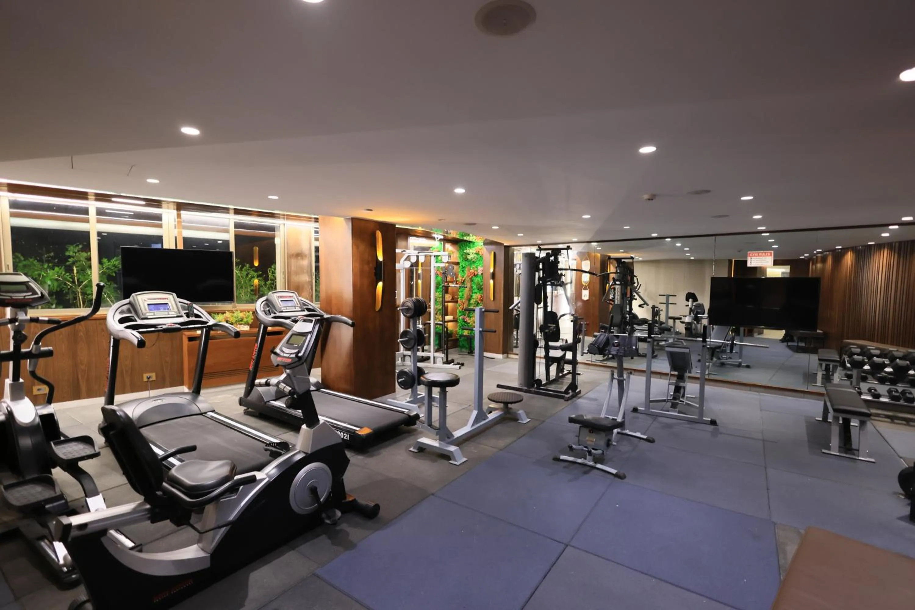 Fitness centre/facilities in Heaven Prestige Hotel