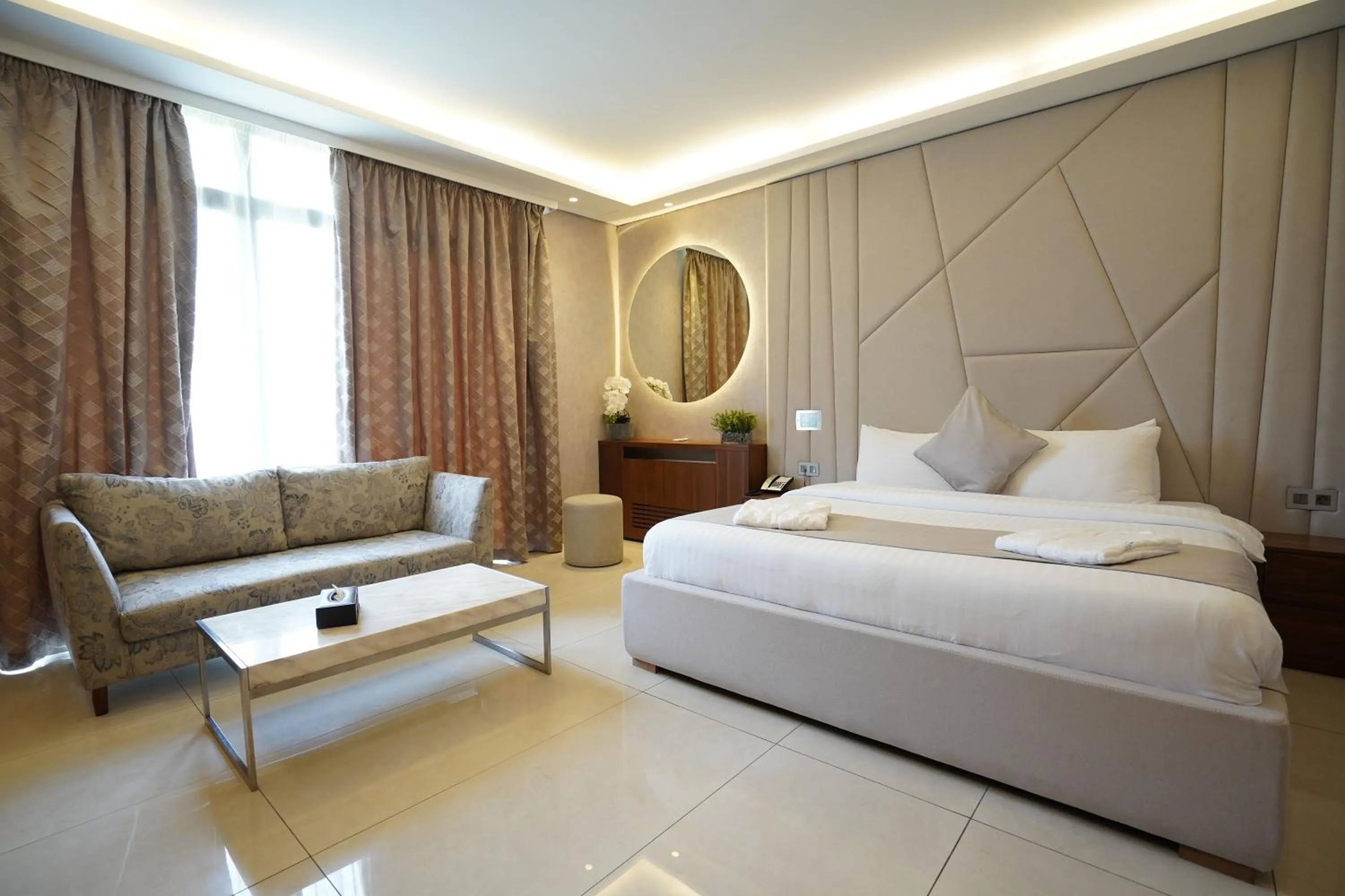 Photo of the whole room, Bed in Heaven Prestige Hotel