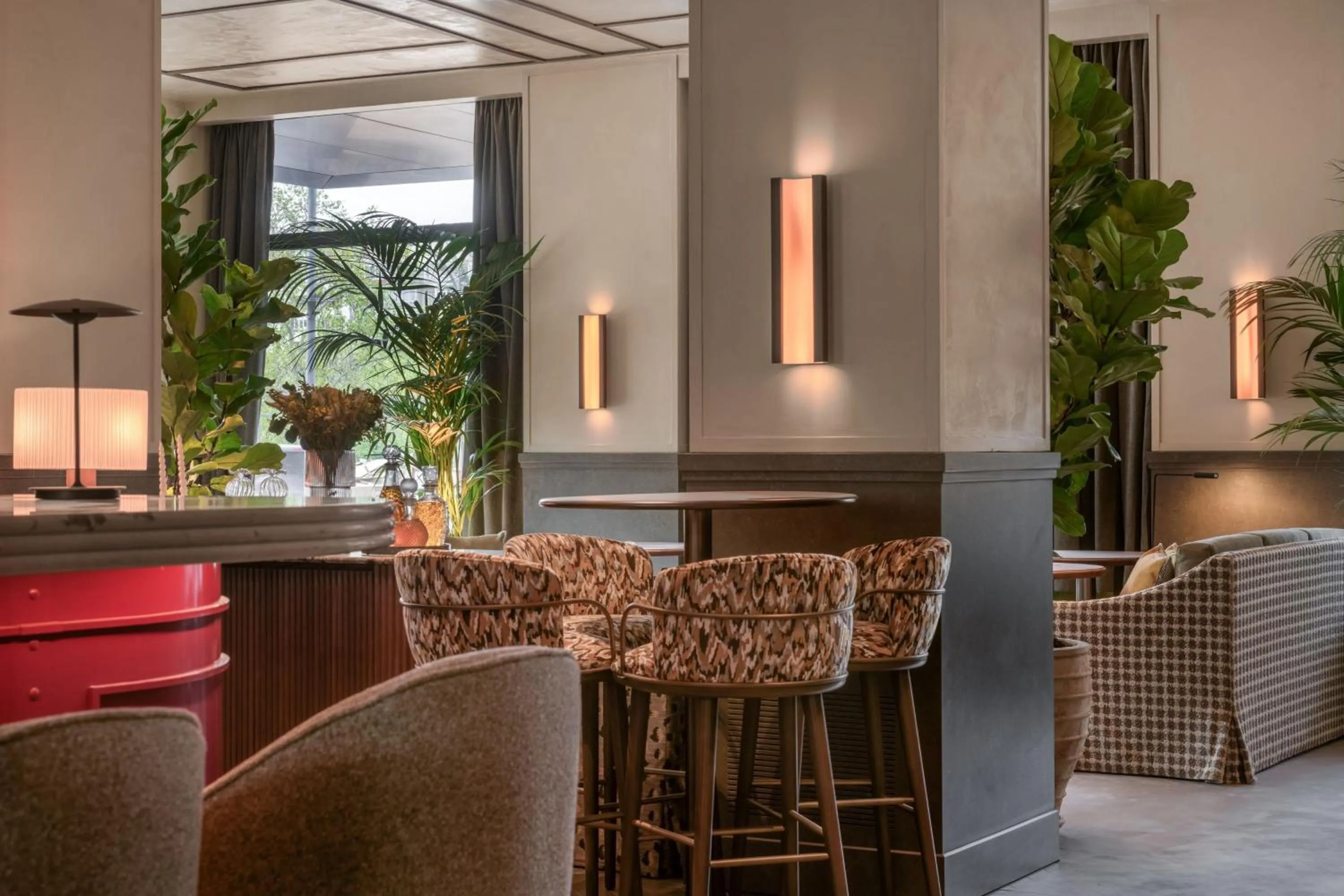 Lounge or bar in The Westin Madrid Cuzco