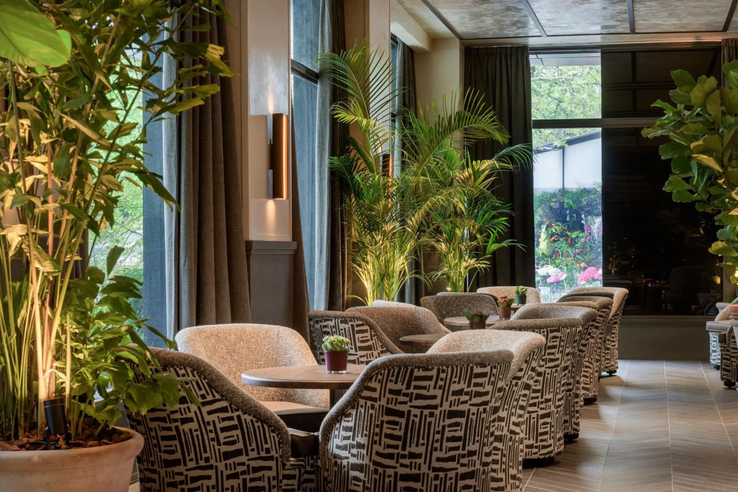 Lounge or bar in The Westin Madrid Cuzco