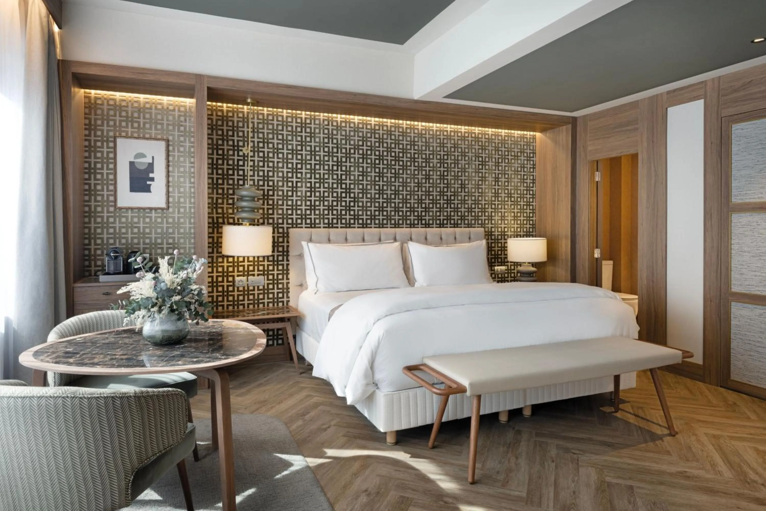 Photo of the whole room, Bed in The Westin Madrid Cuzco