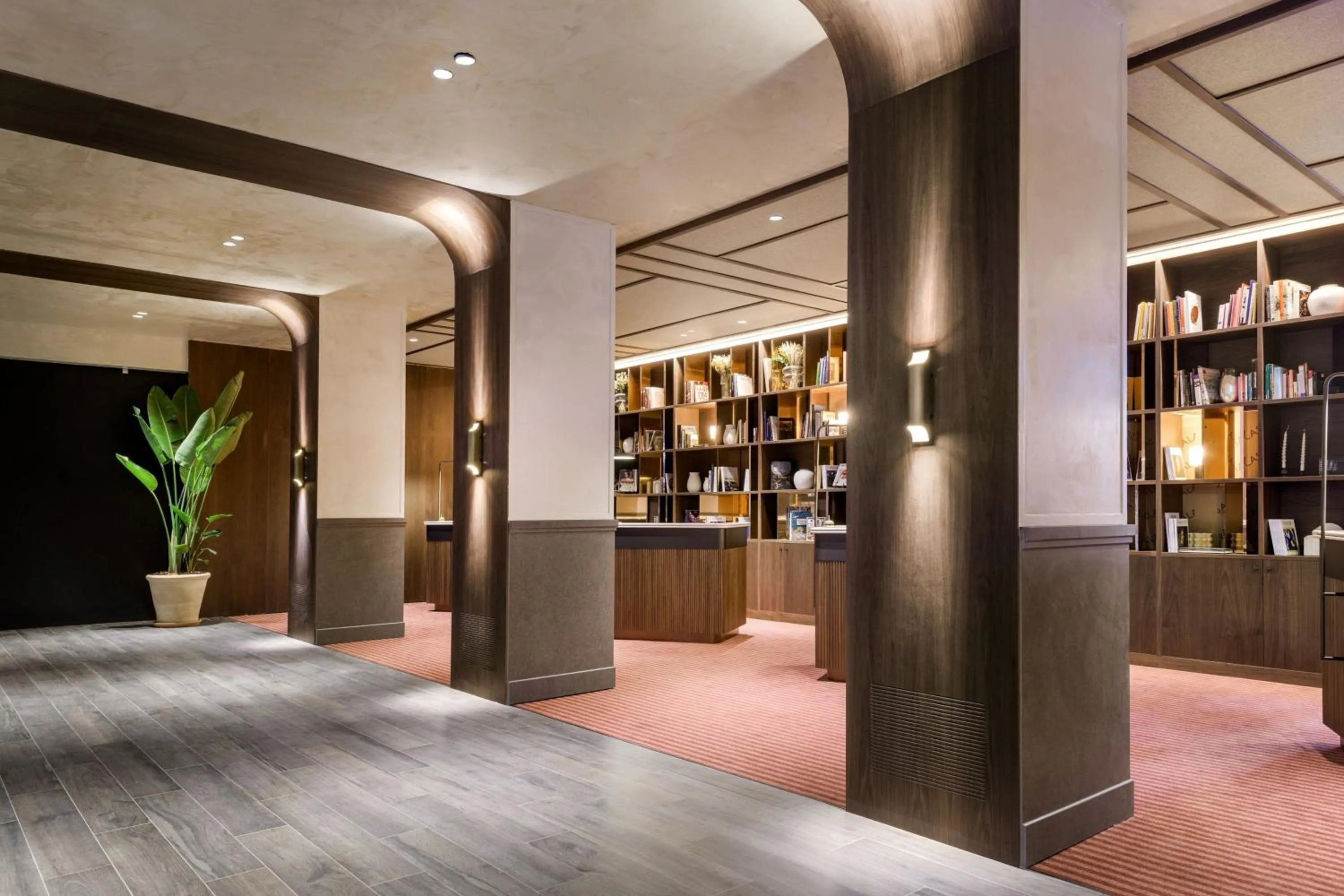 Lobby or reception in The Westin Madrid Cuzco