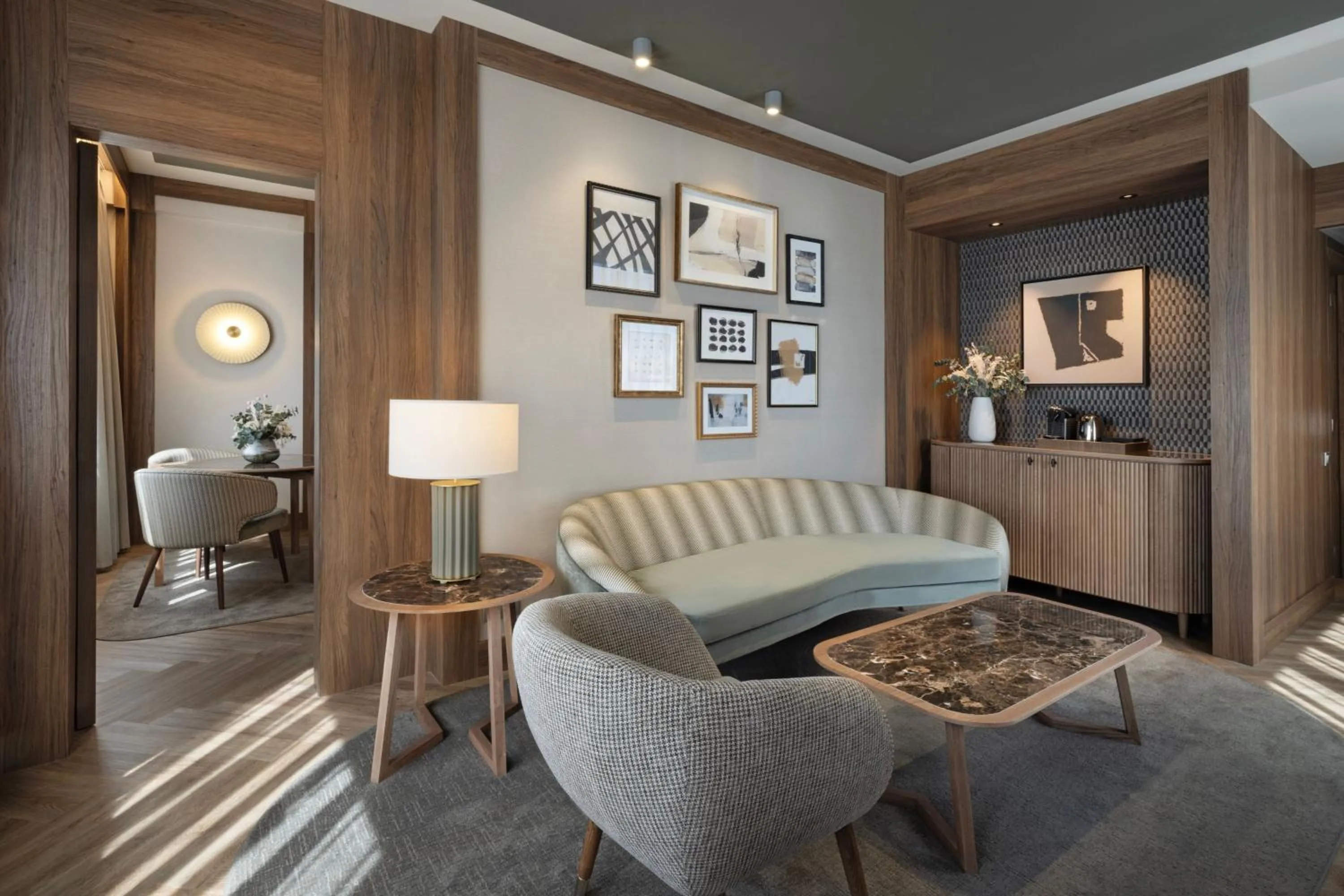 Photo of the whole room in The Westin Madrid Cuzco