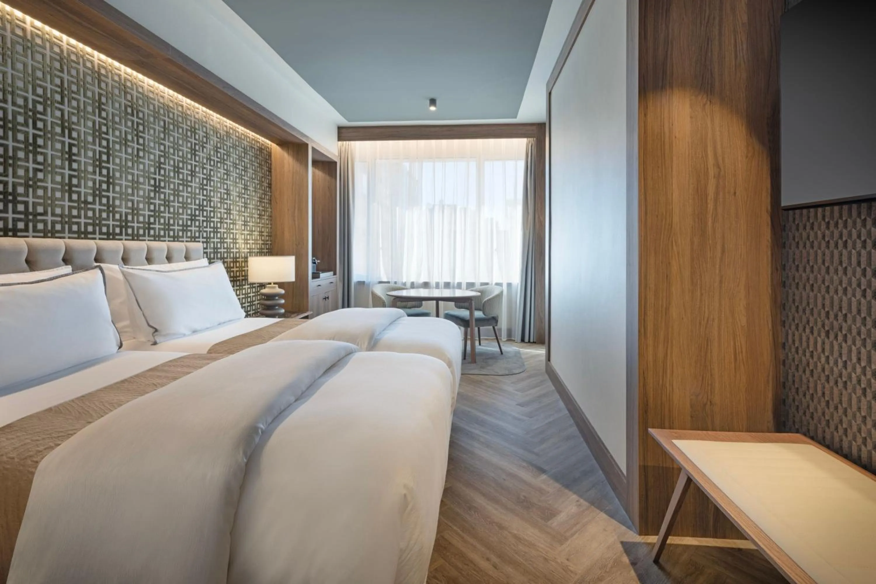 Photo of the whole room, Bed in The Westin Madrid Cuzco