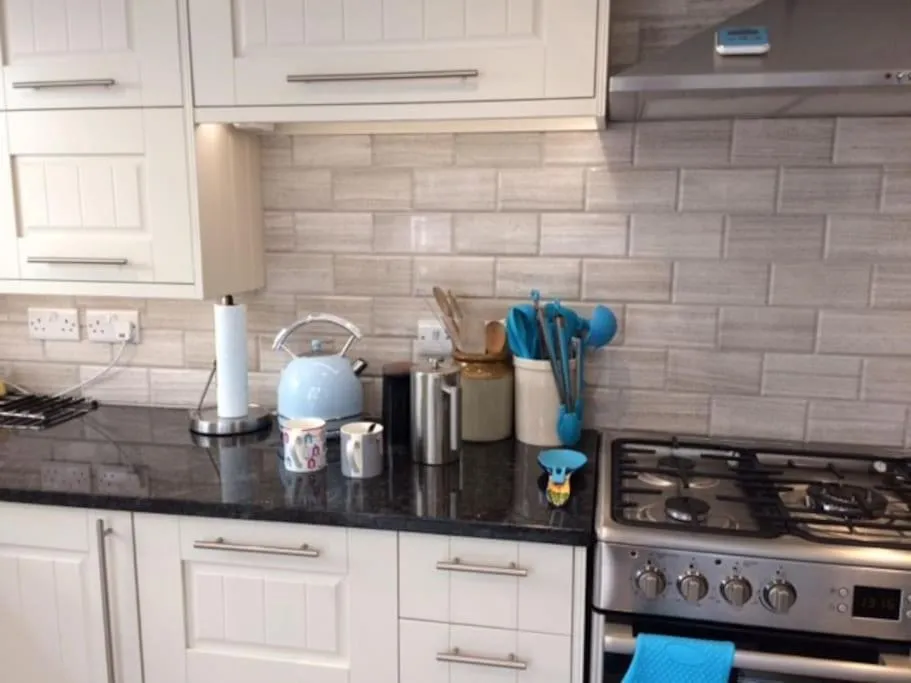 River Road, Littlehampton, Executive Apartment