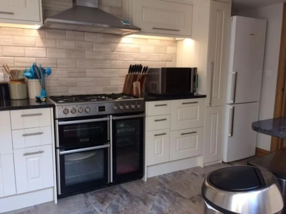 River Road, Littlehampton, Executive Apartment