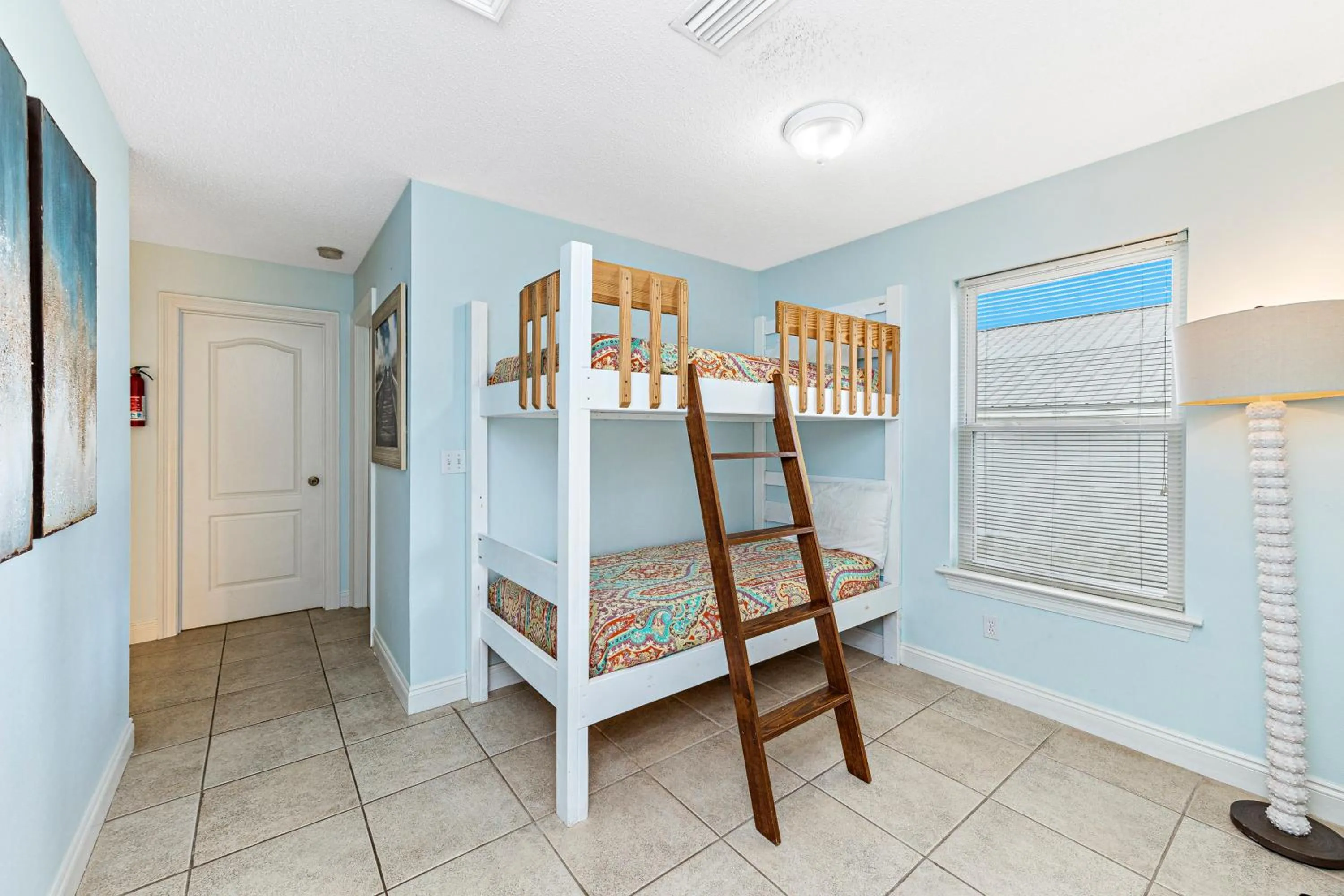 bunk bed, Bed in Turtle's Nest West