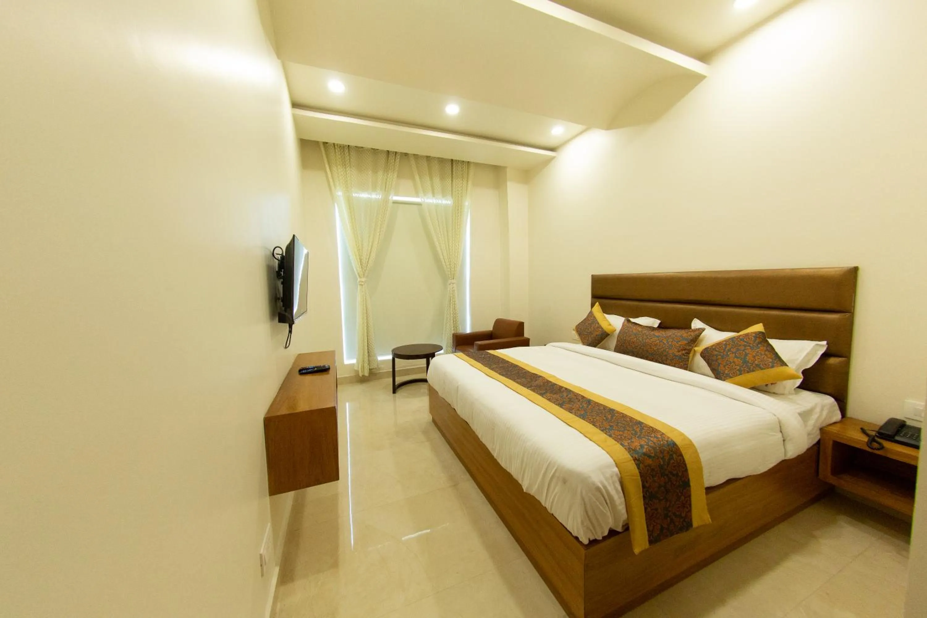 Bed in Comfort Hotel Amritsar by Choice Hotels