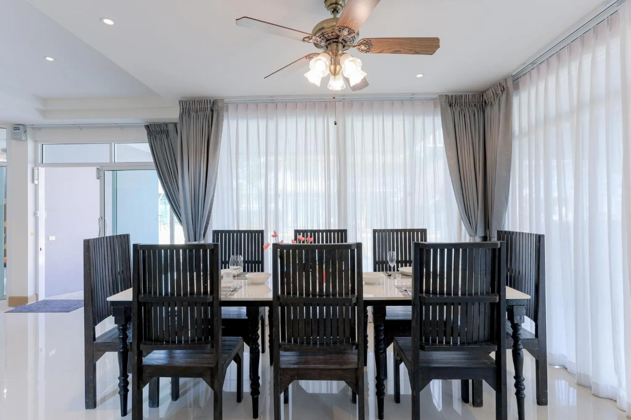 Restaurant/places to eat in Marc Hotel Maesai